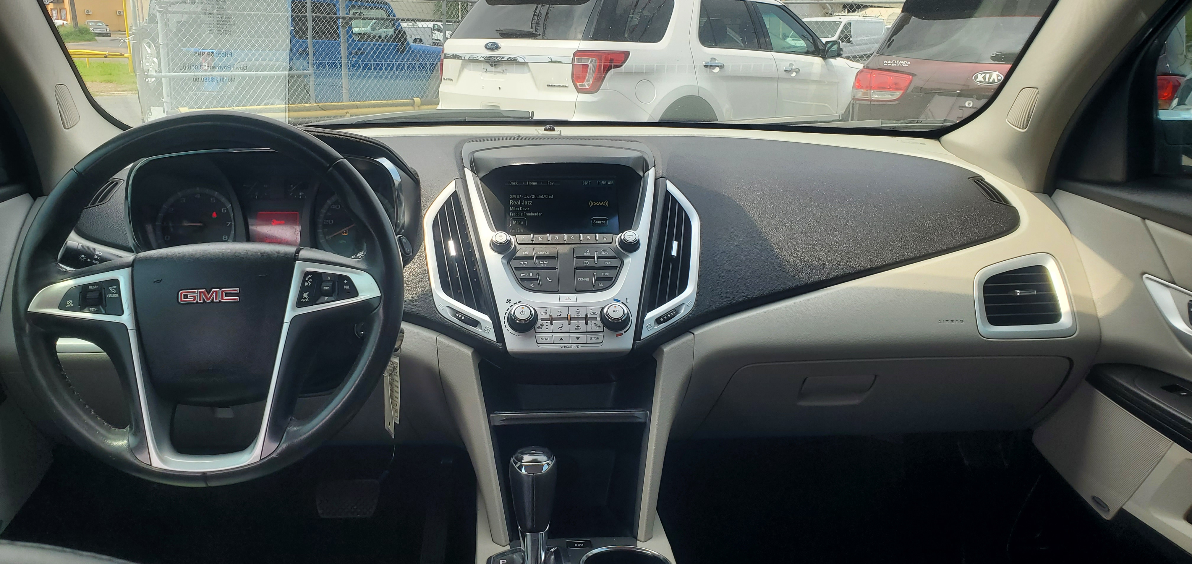 Vehicle photo 7