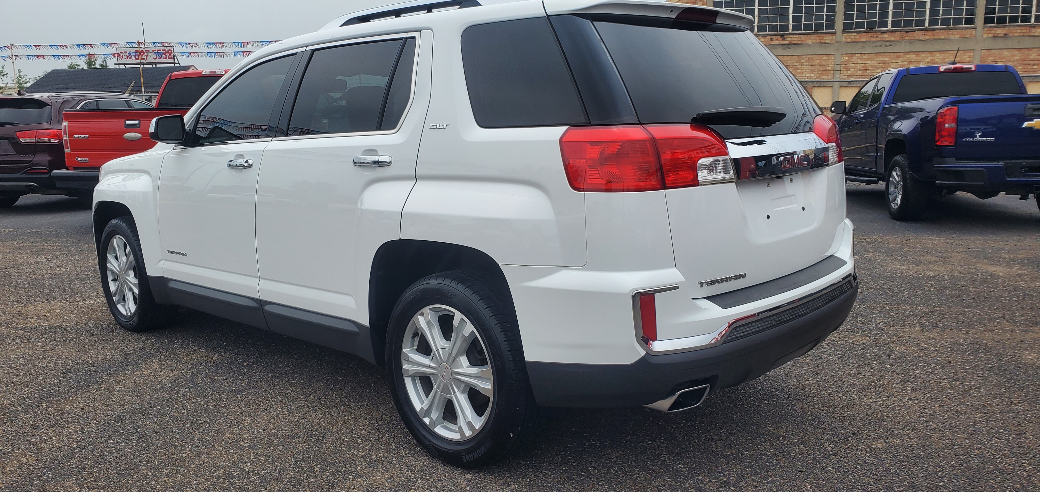 Vehicle photo 11