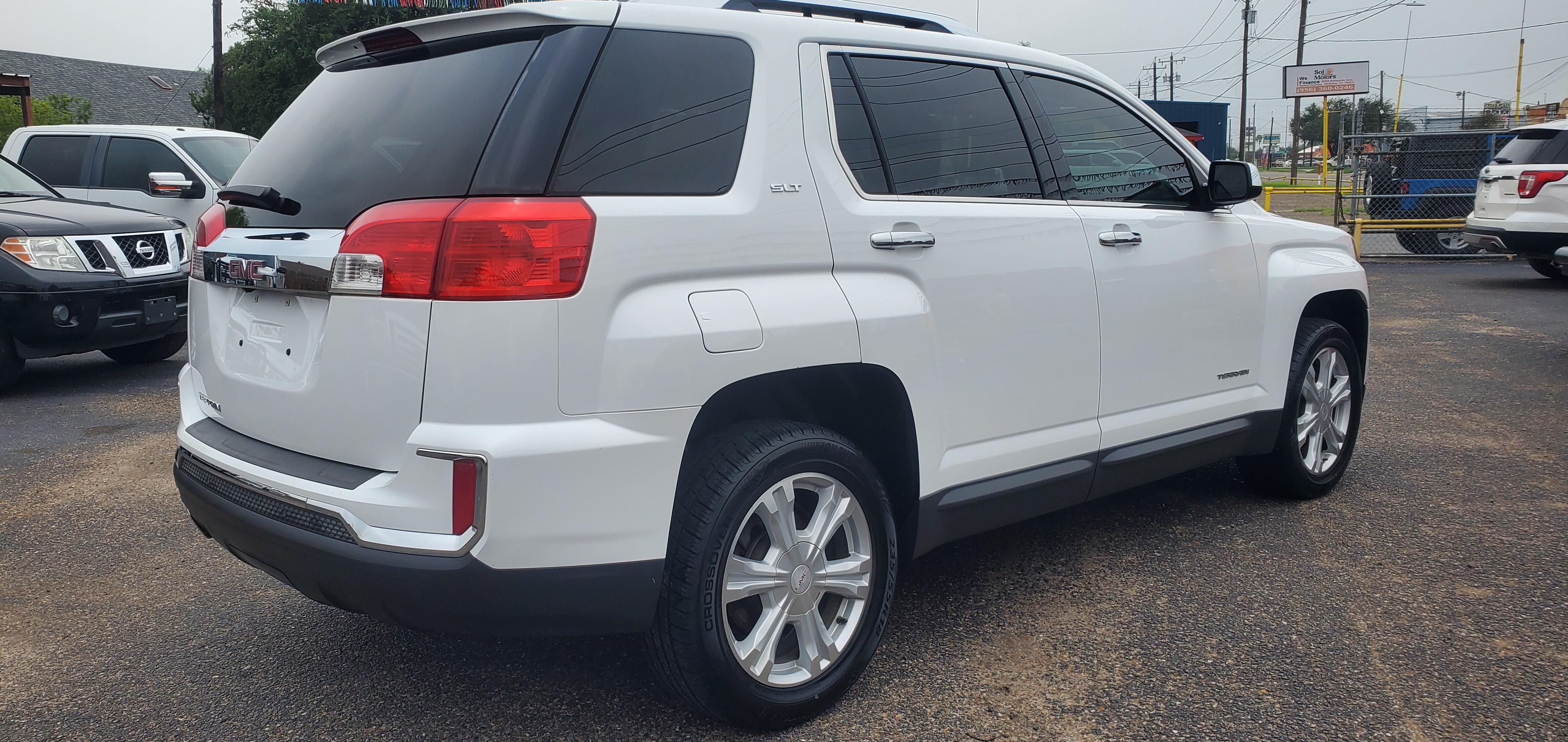 Vehicle photo 13