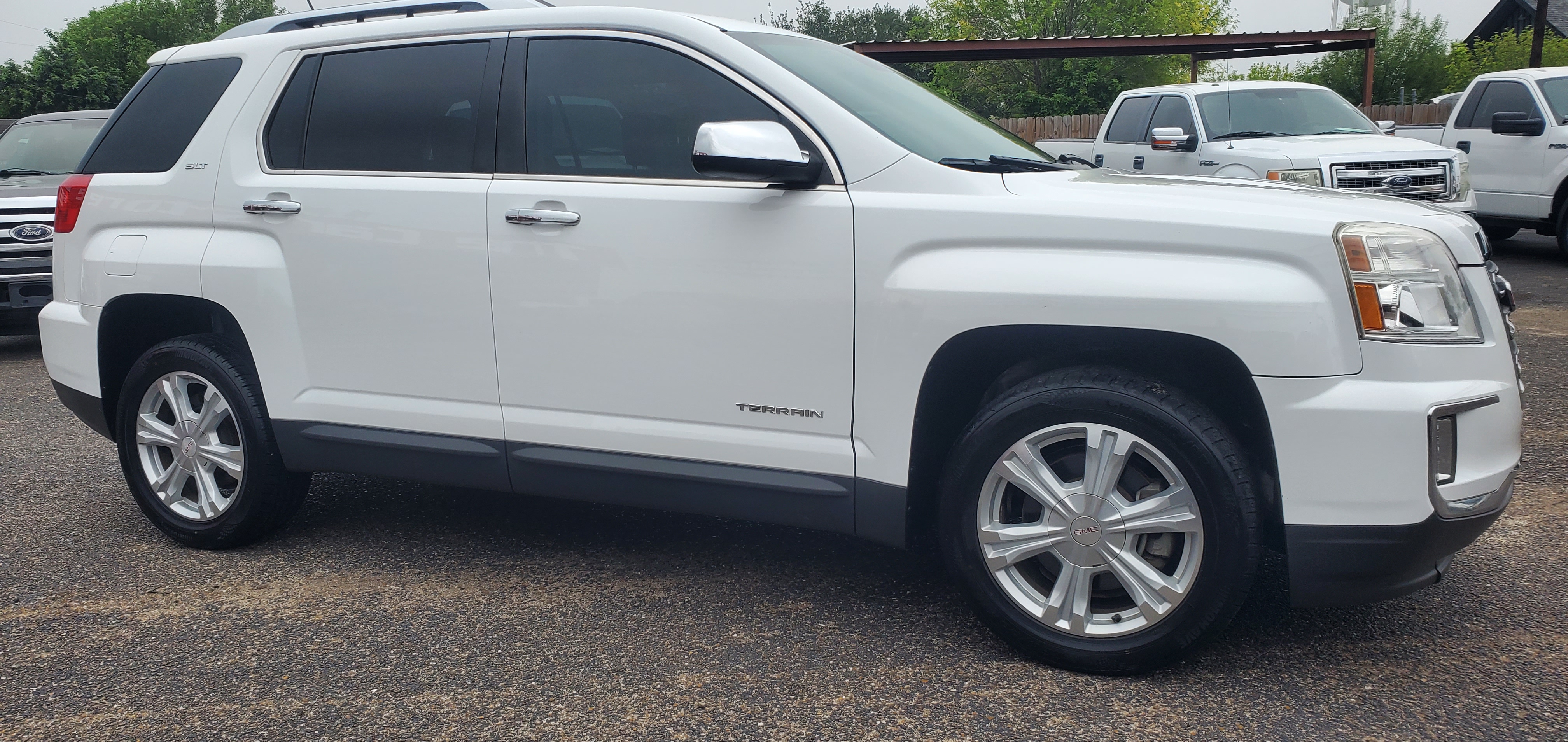 Vehicle photo 24
