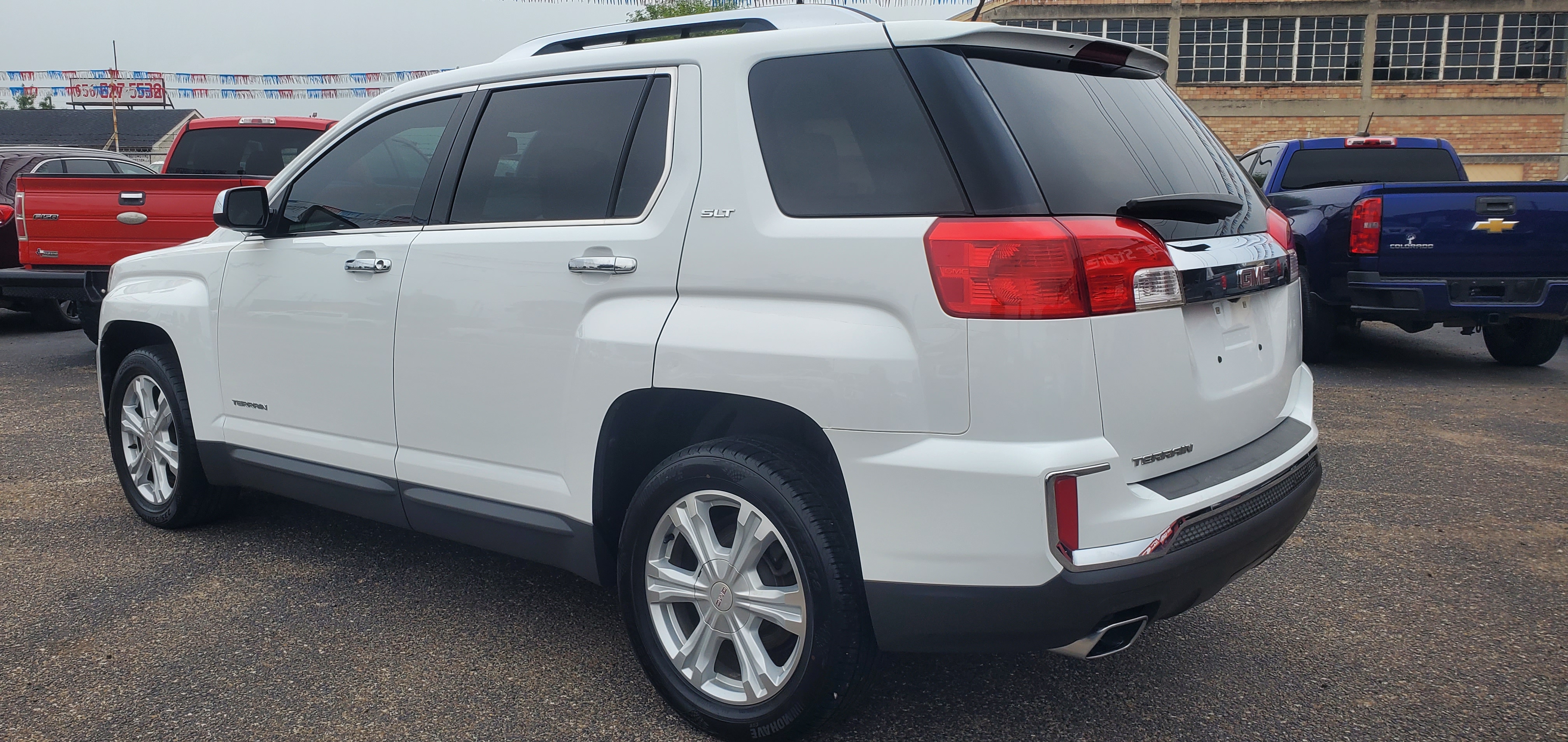 Vehicle photo 33