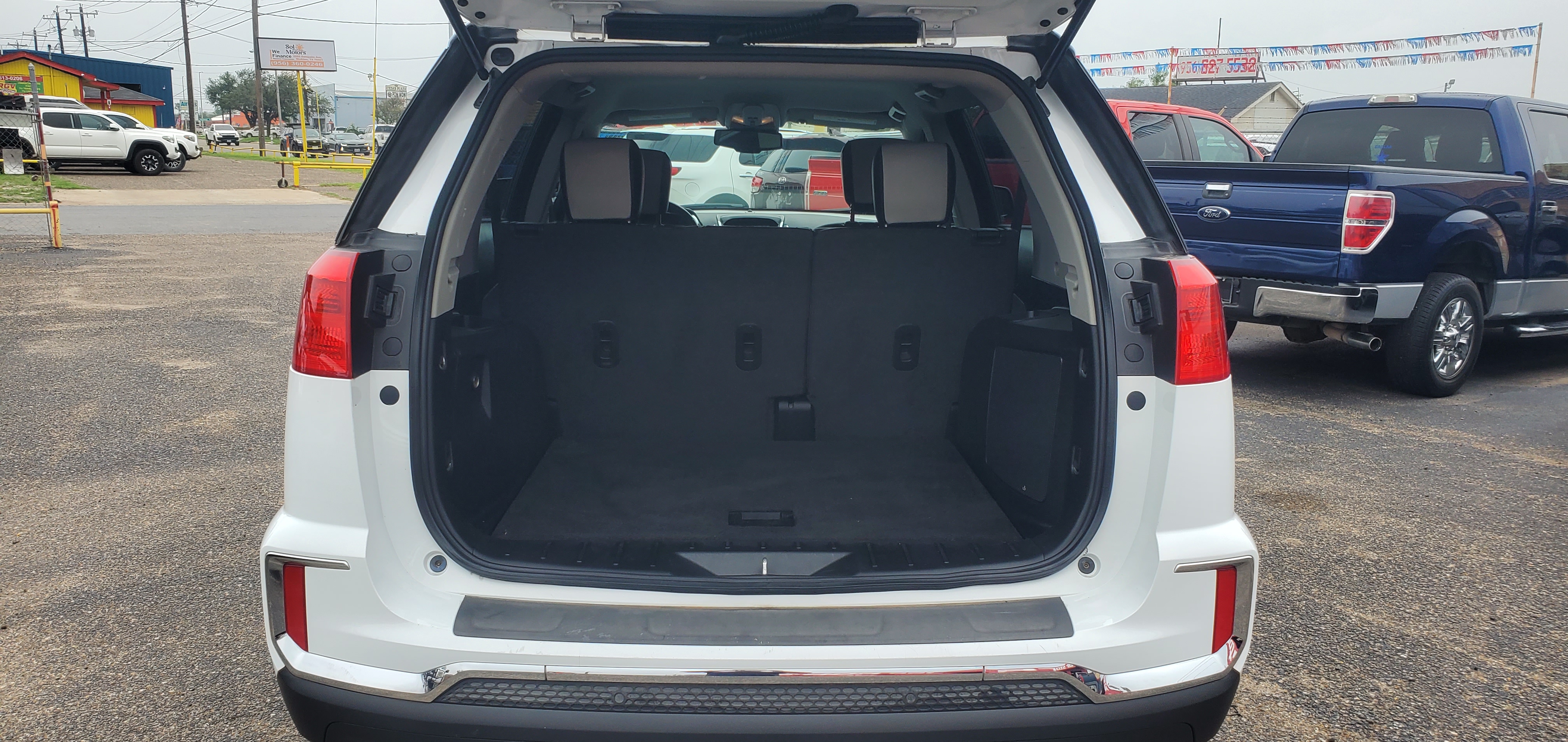 Vehicle photo 34