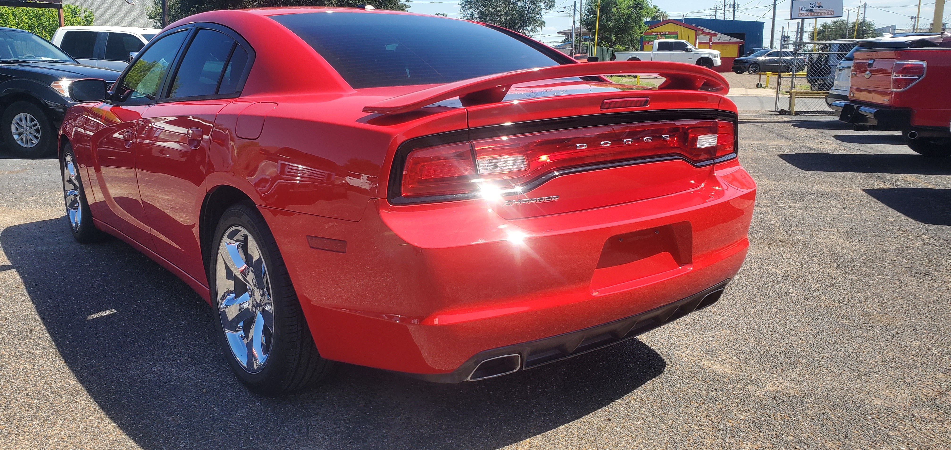 Vehicle photo 8