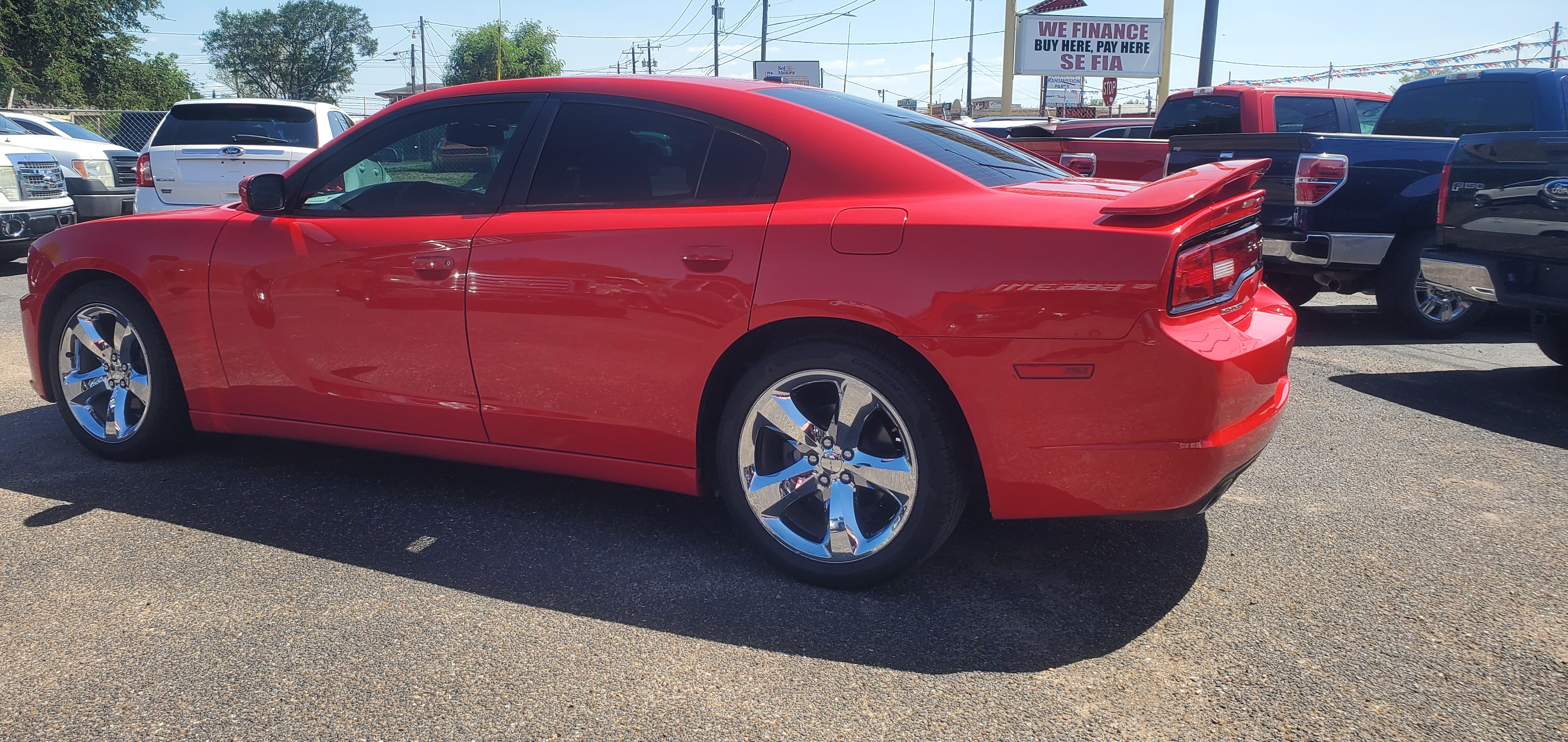 Vehicle photo 7