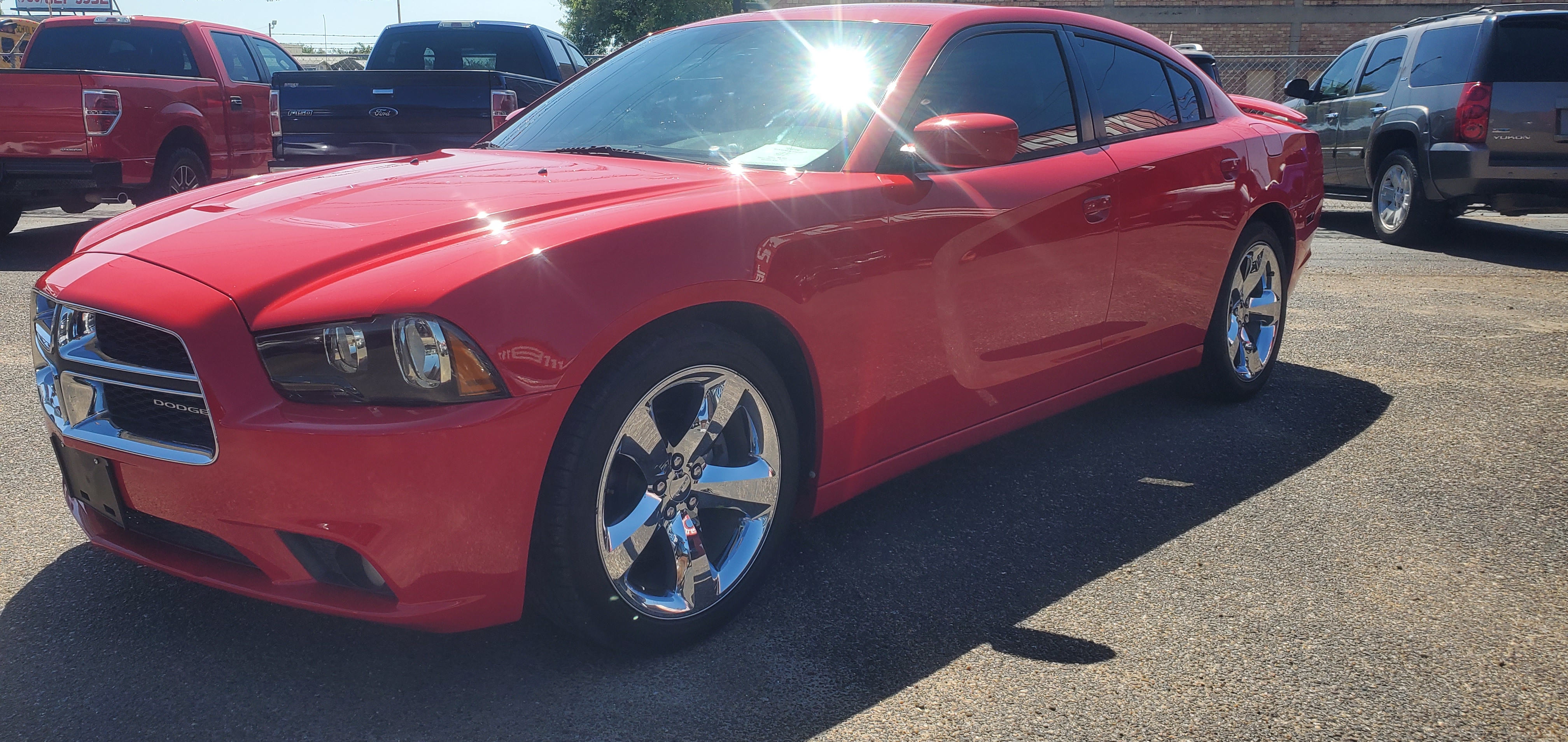 Vehicle photo 13