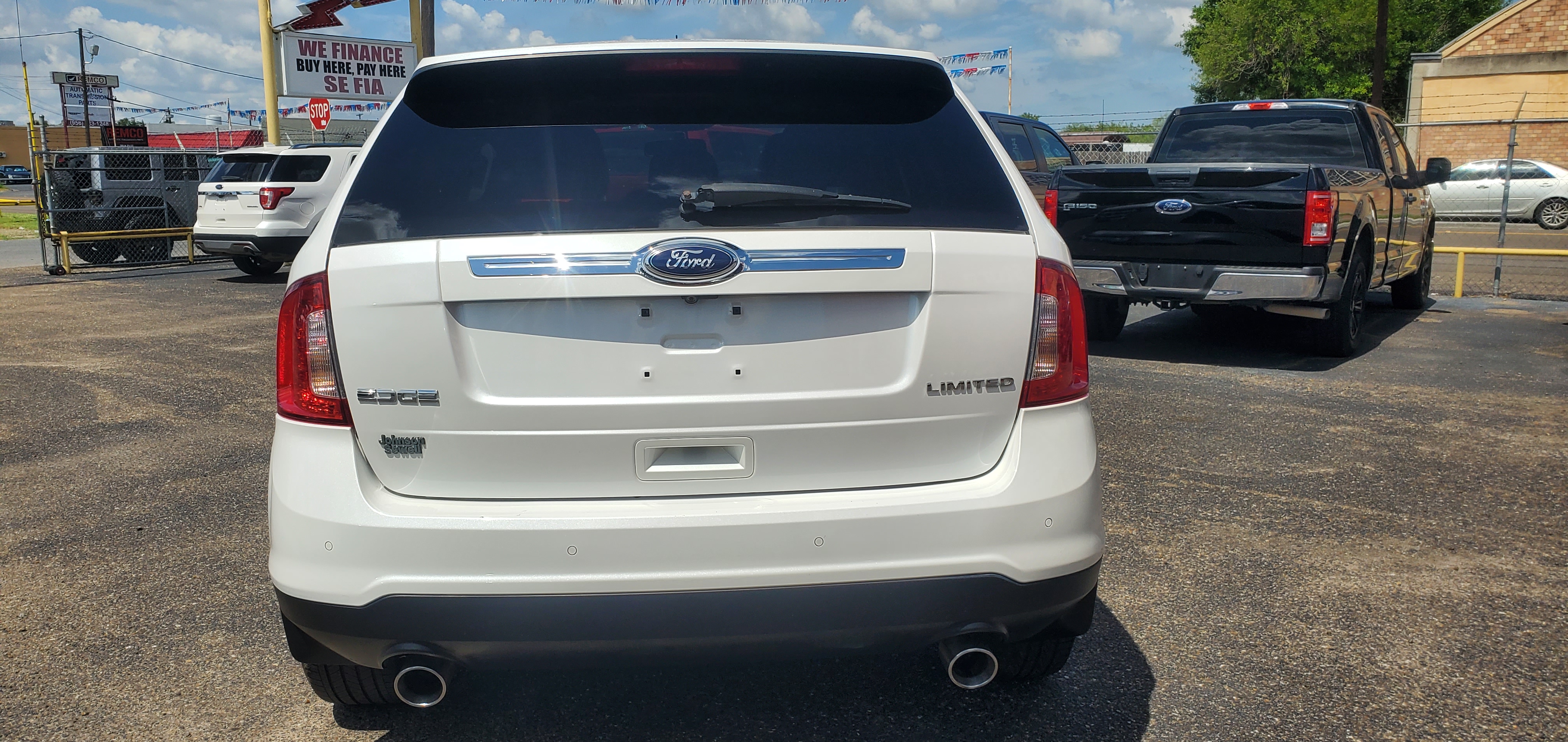 Vehicle photo 9
