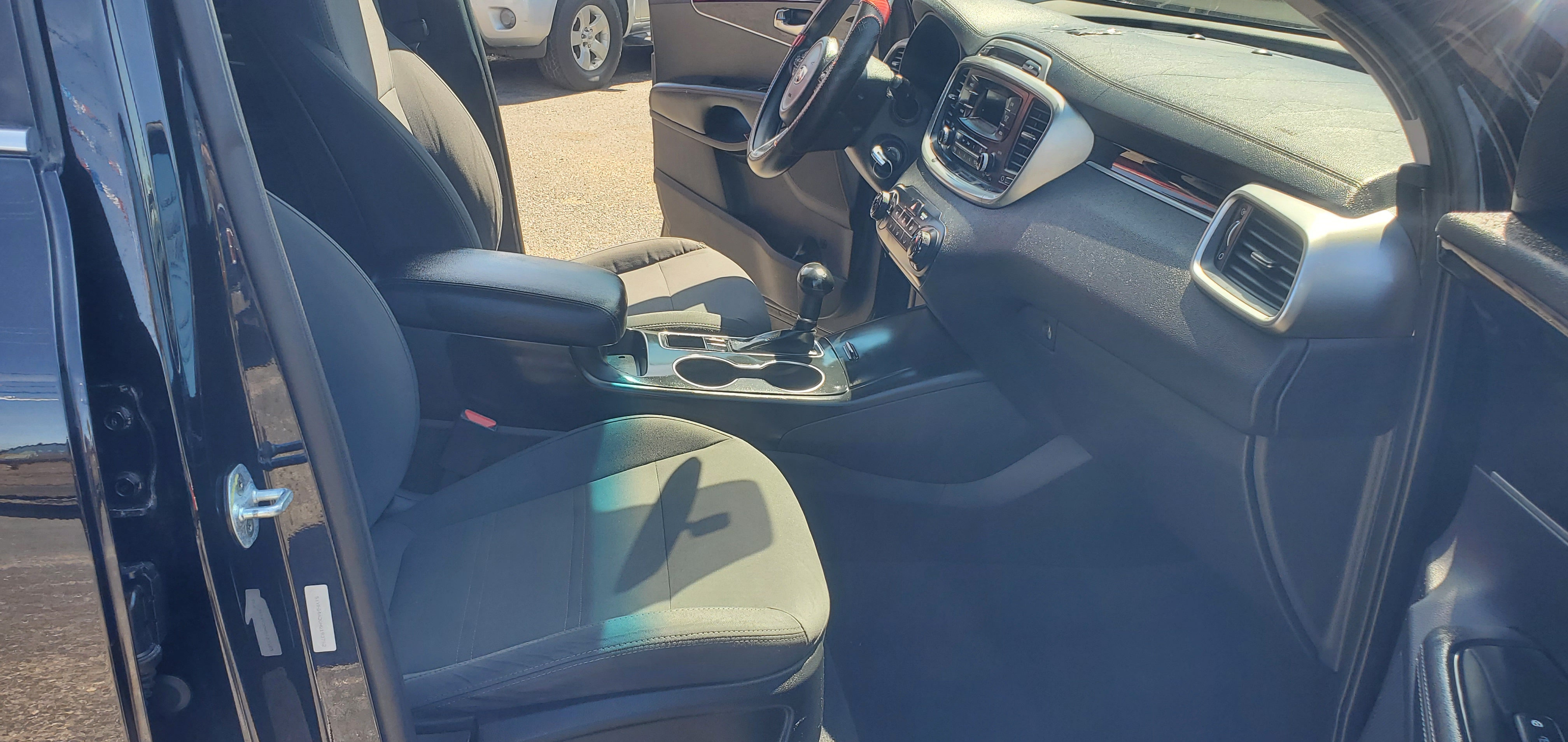 Vehicle photo 7