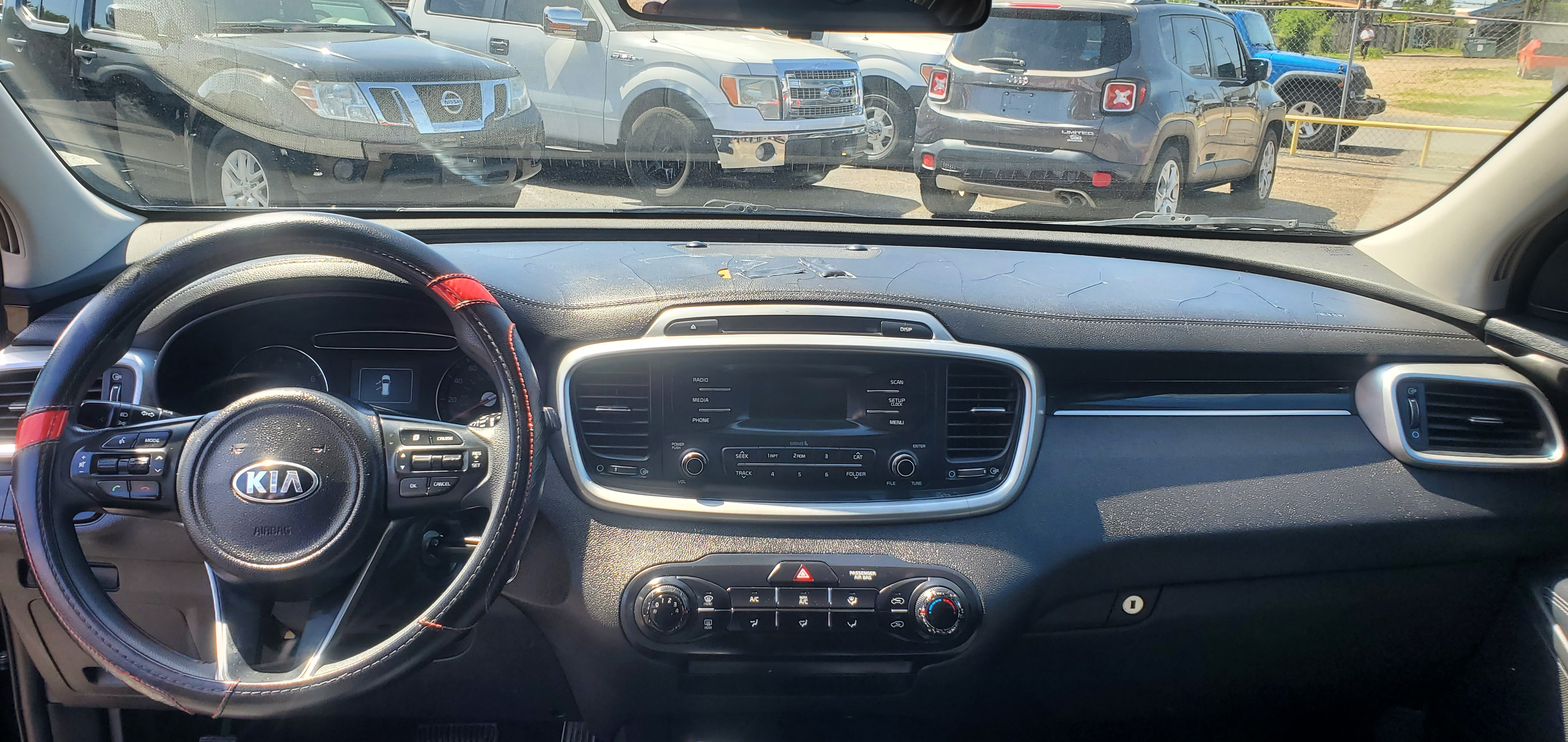 Vehicle photo 9