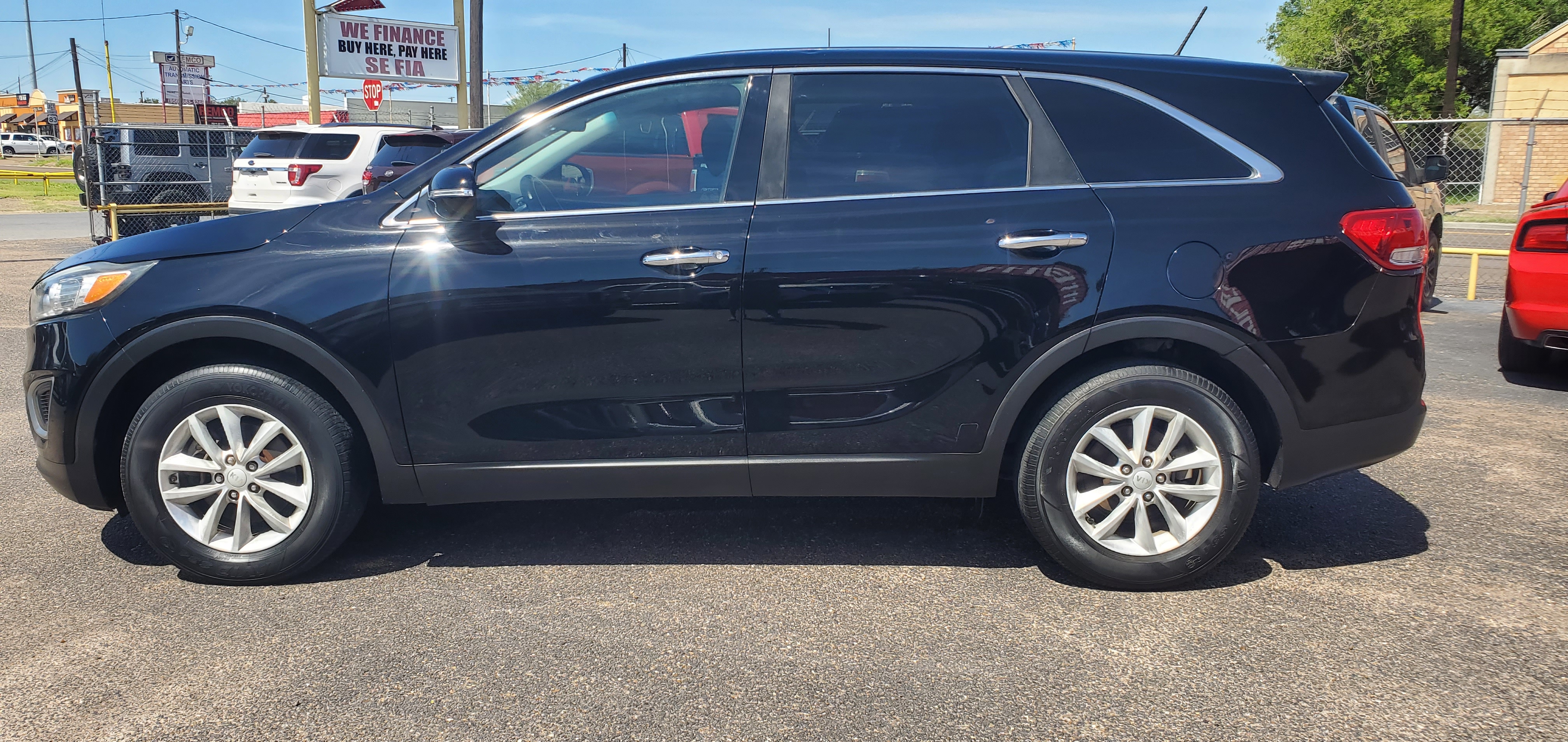 Vehicle photo 4