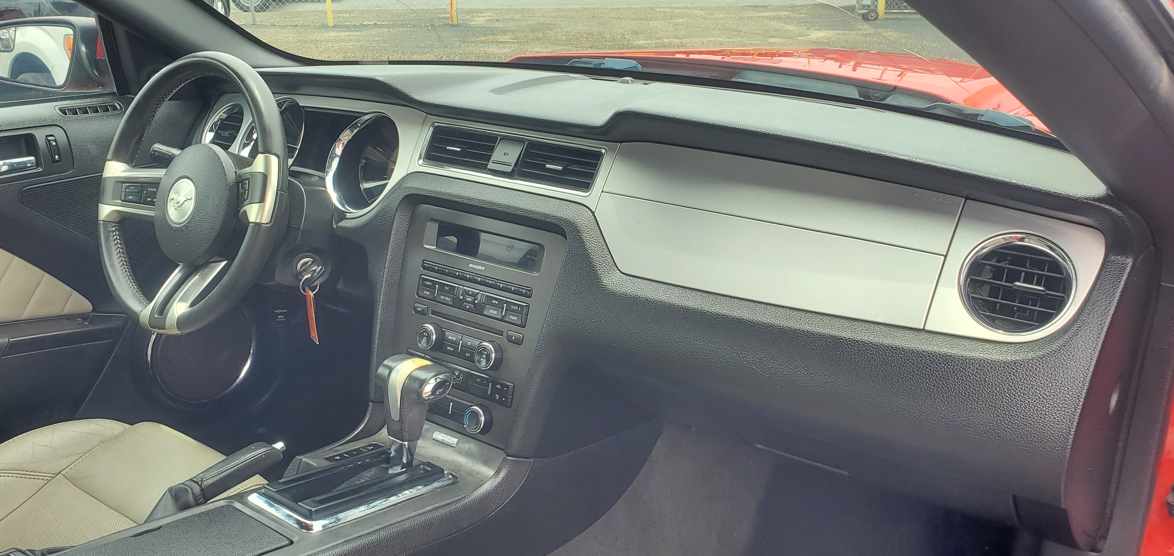 Vehicle photo 11
