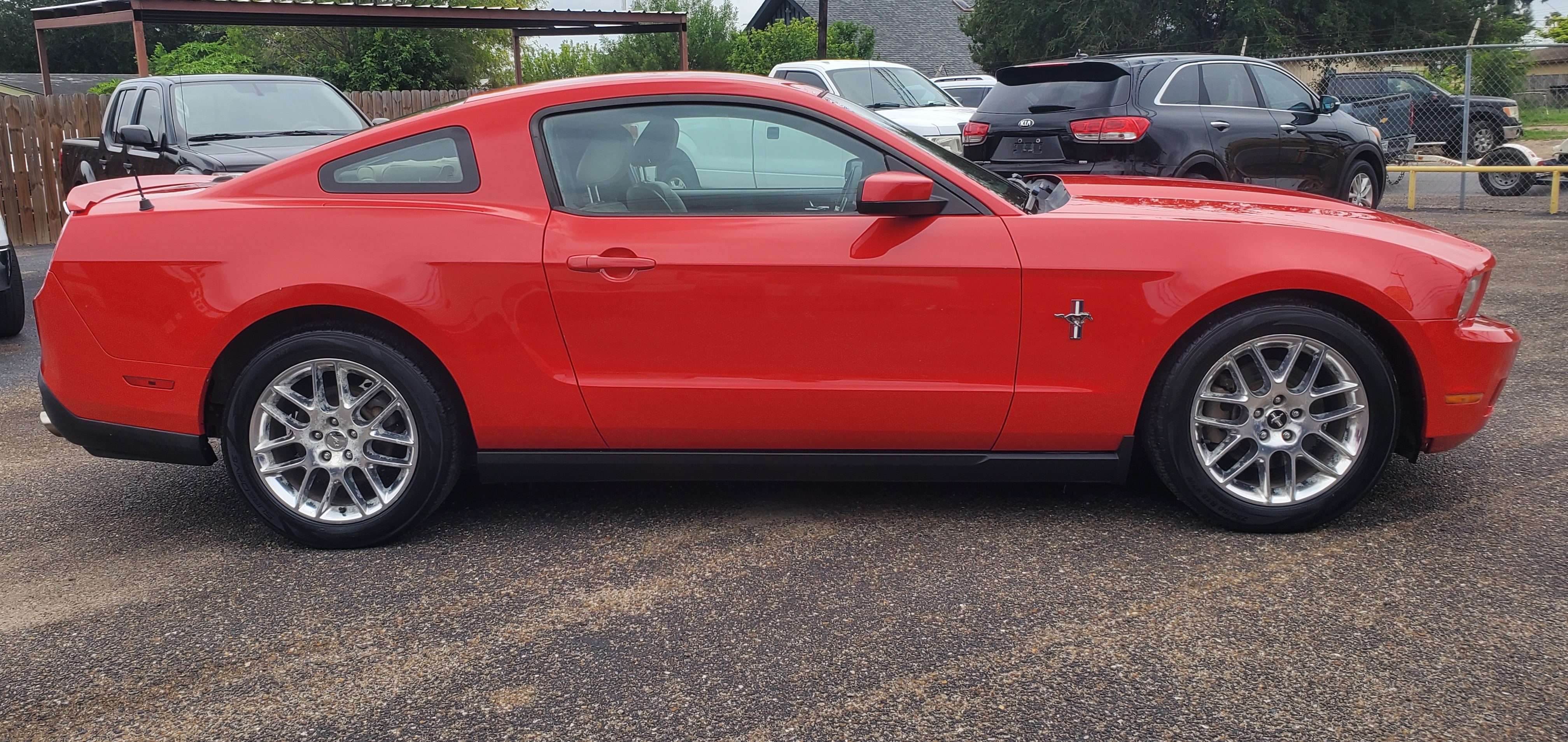 Vehicle photo 2