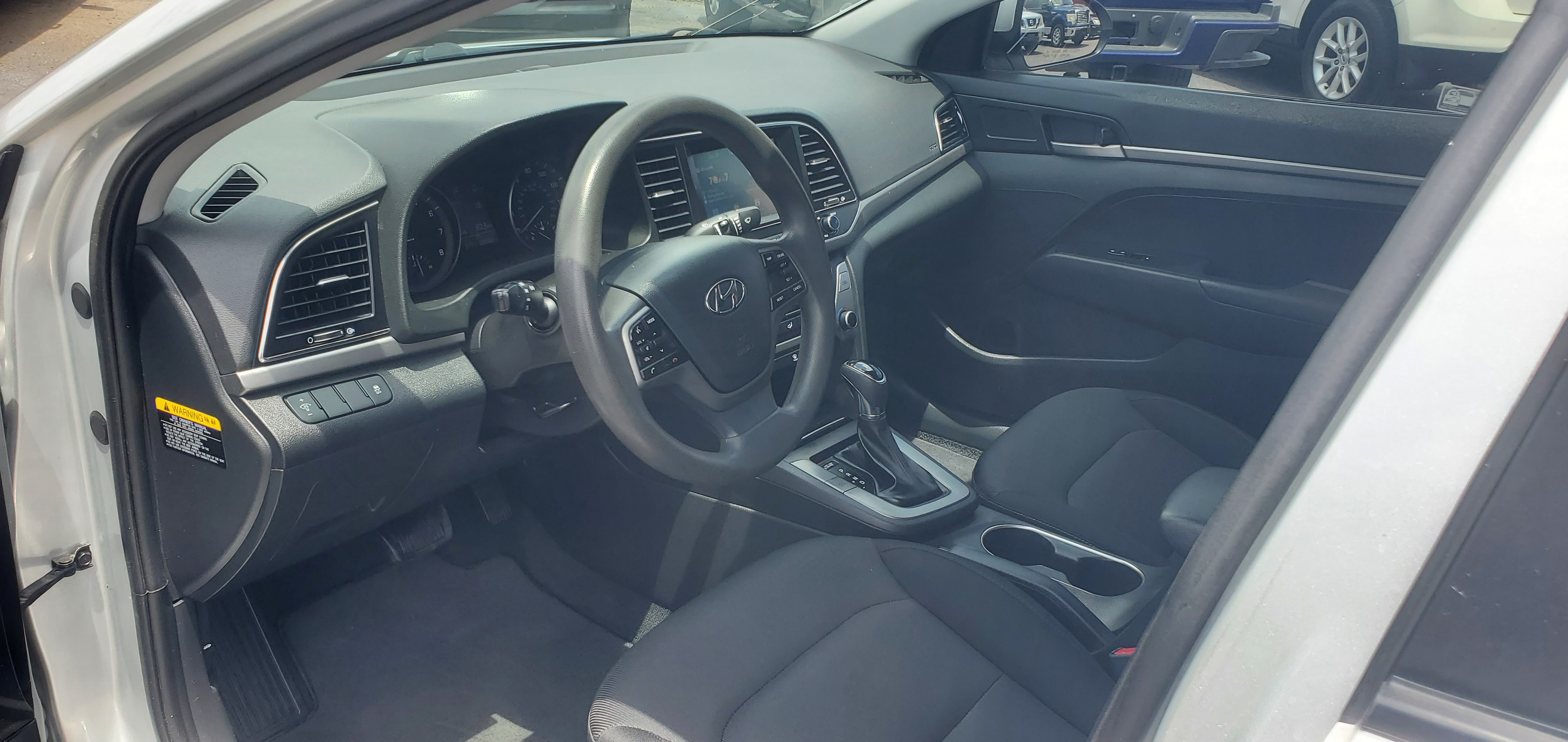 Vehicle photo 5