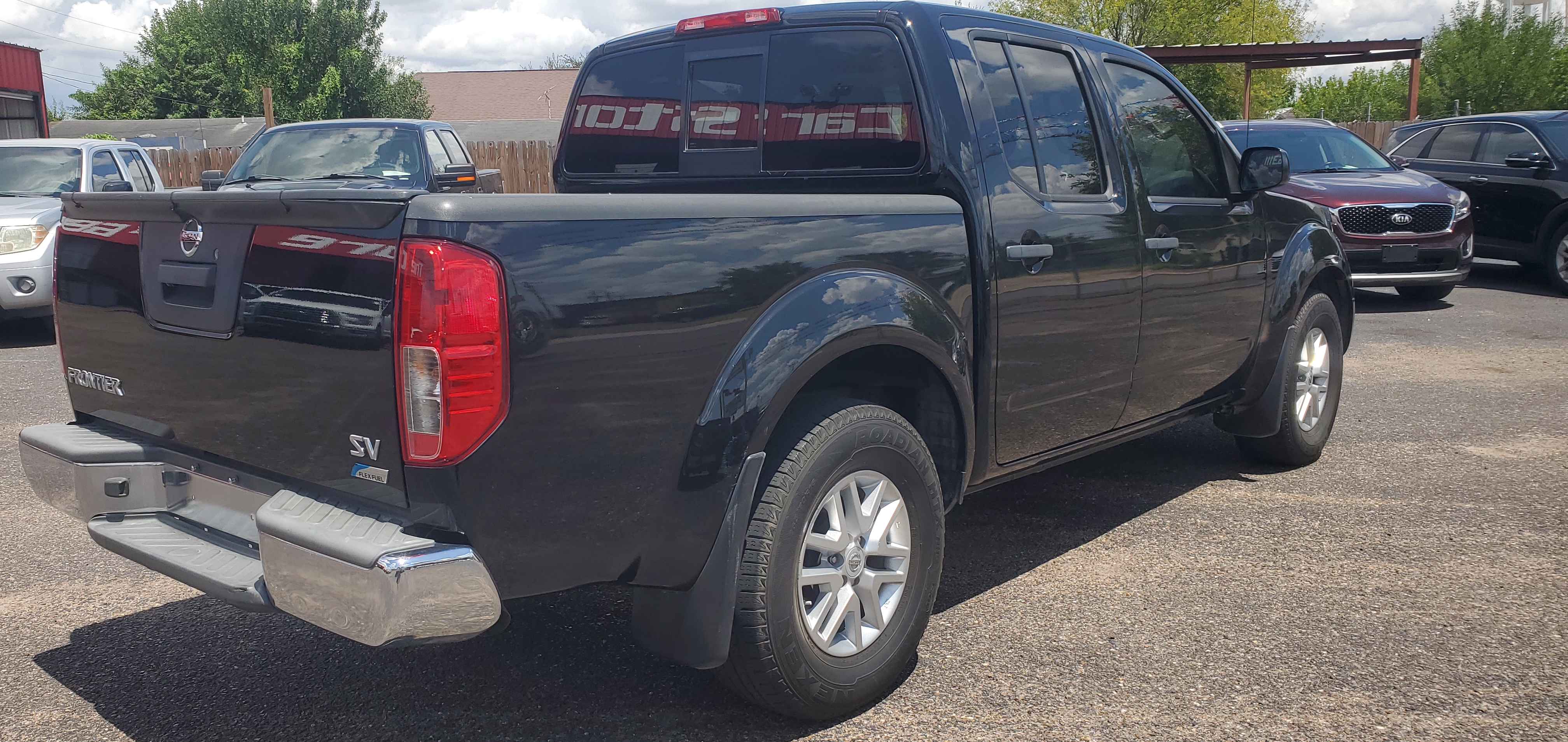 Vehicle photo 18