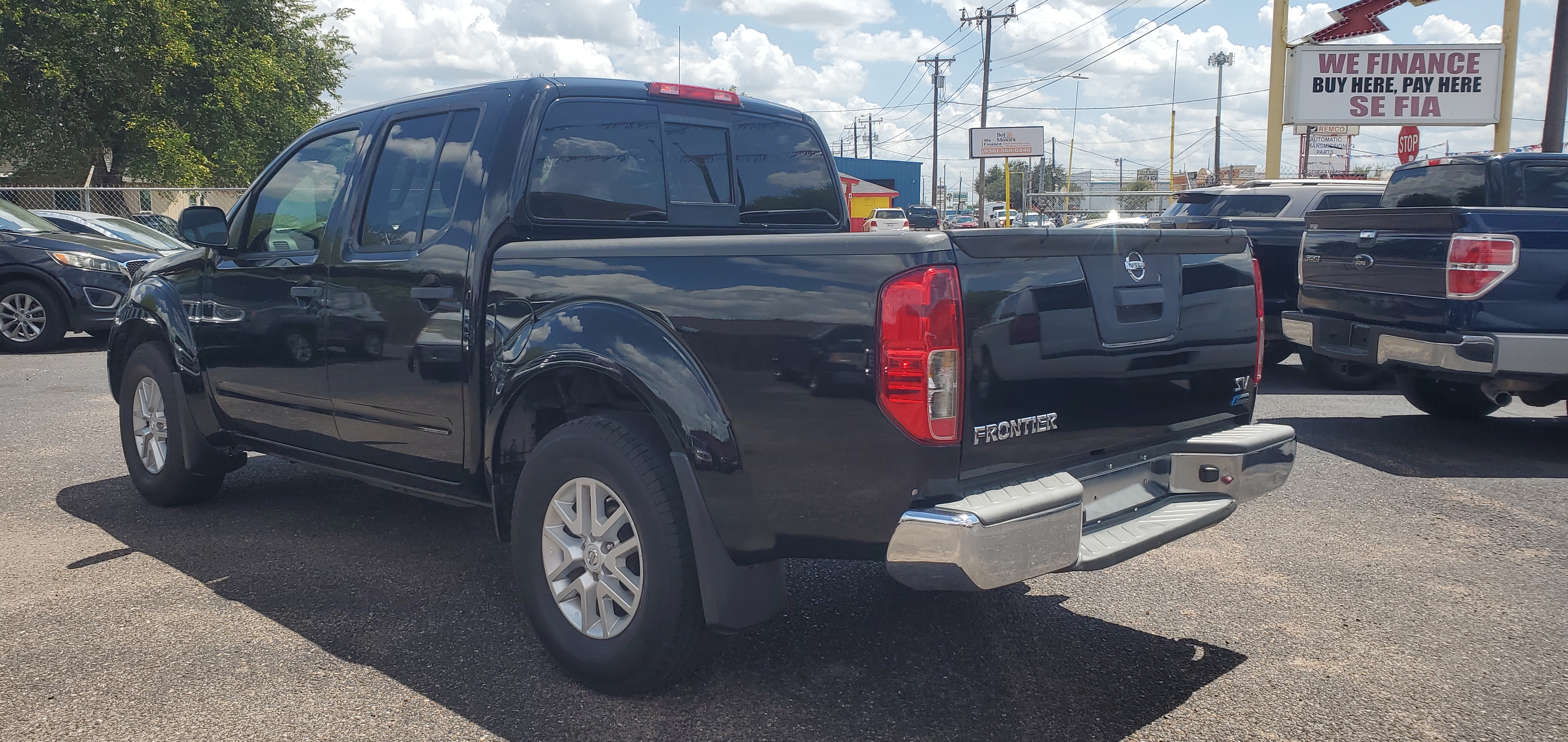 Vehicle photo 19