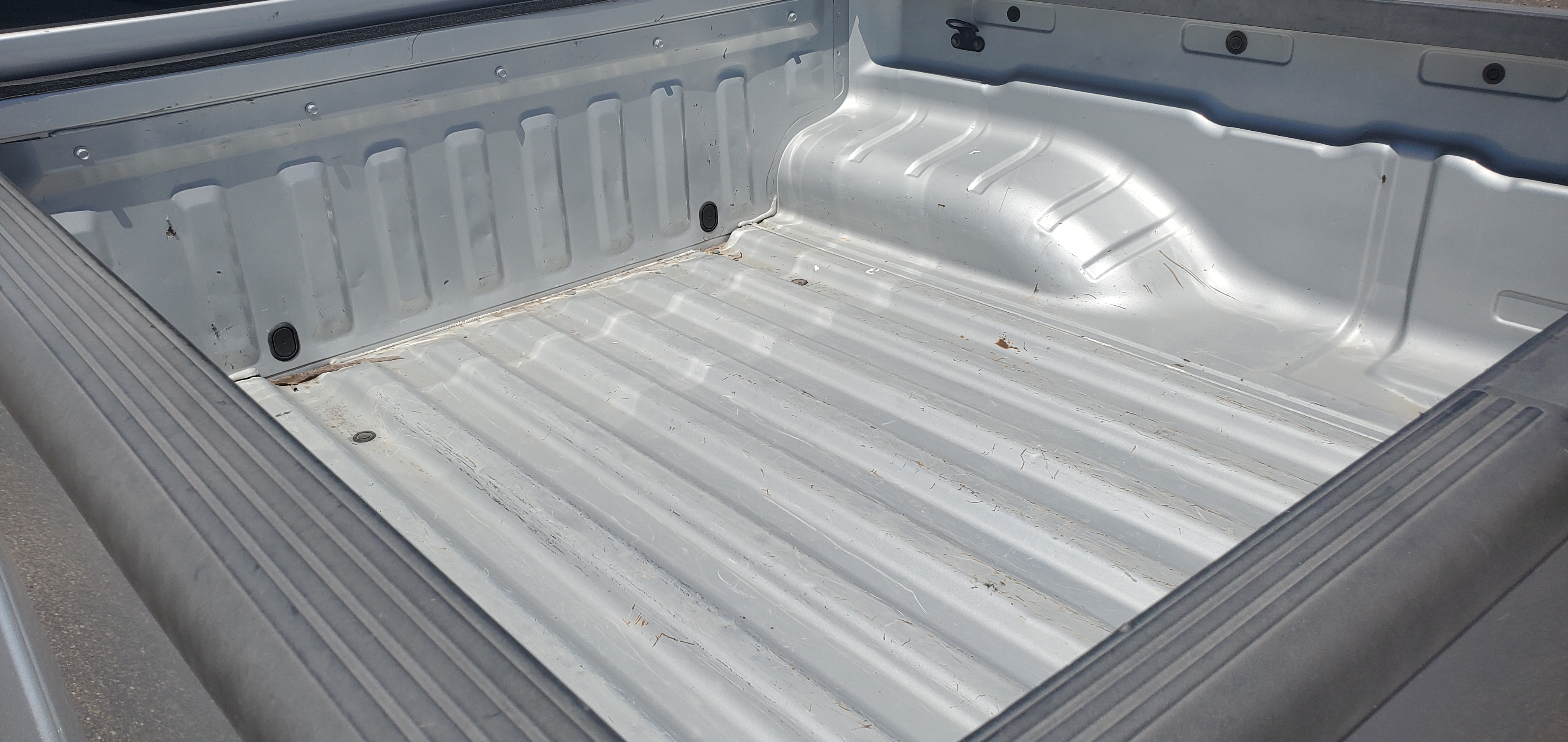 Vehicle photo 9
