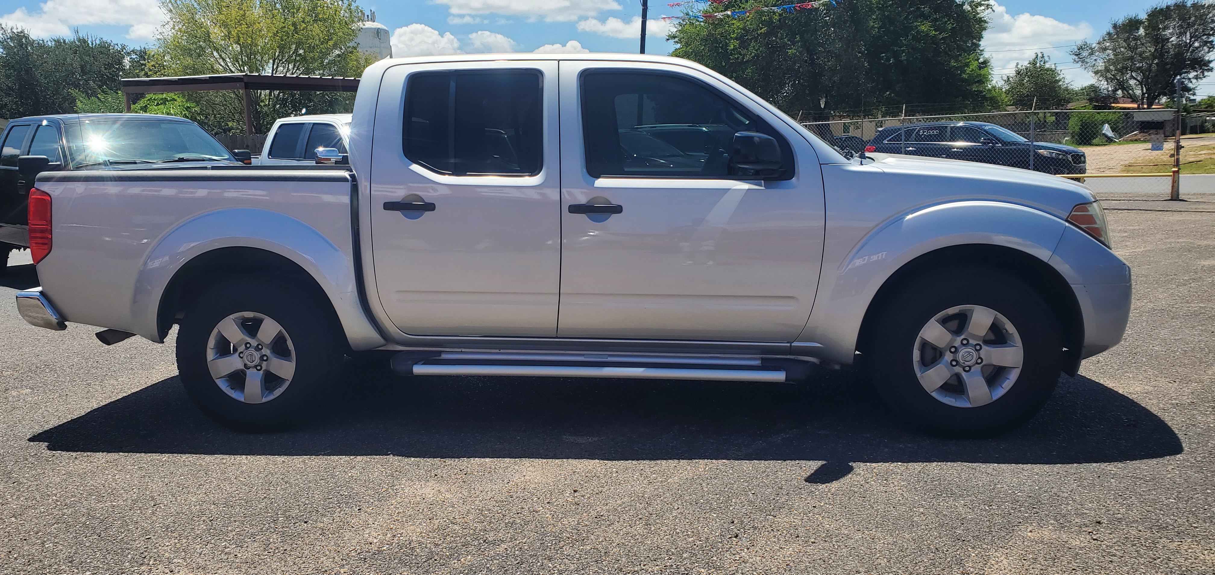 Vehicle photo 12