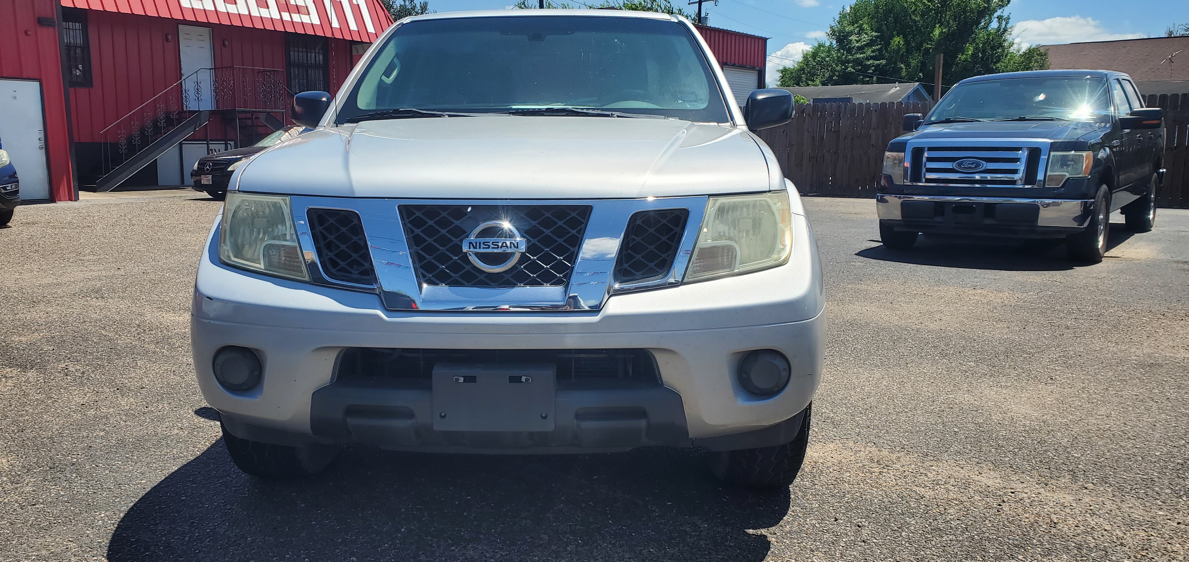 Vehicle photo 13