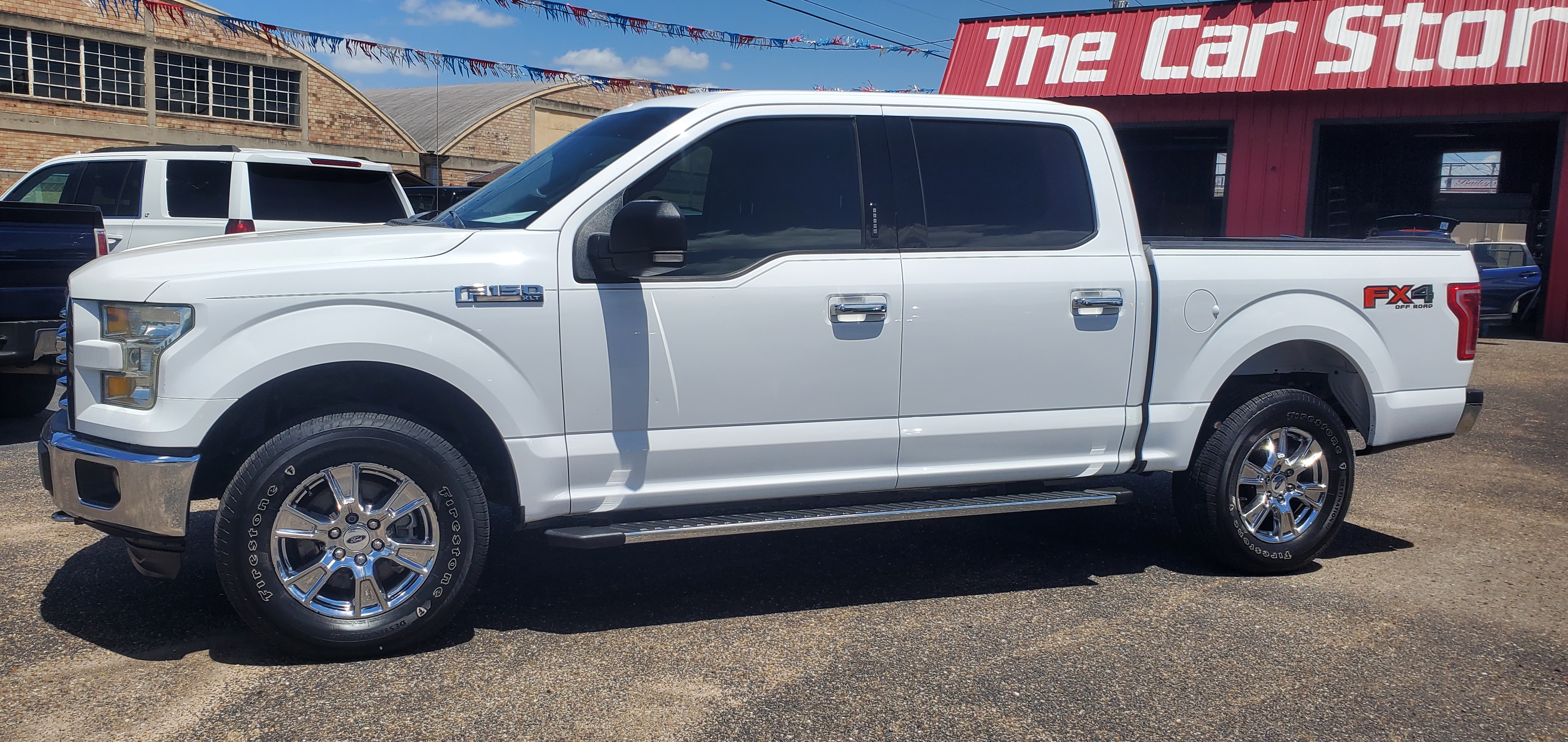 Vehicle photo 2