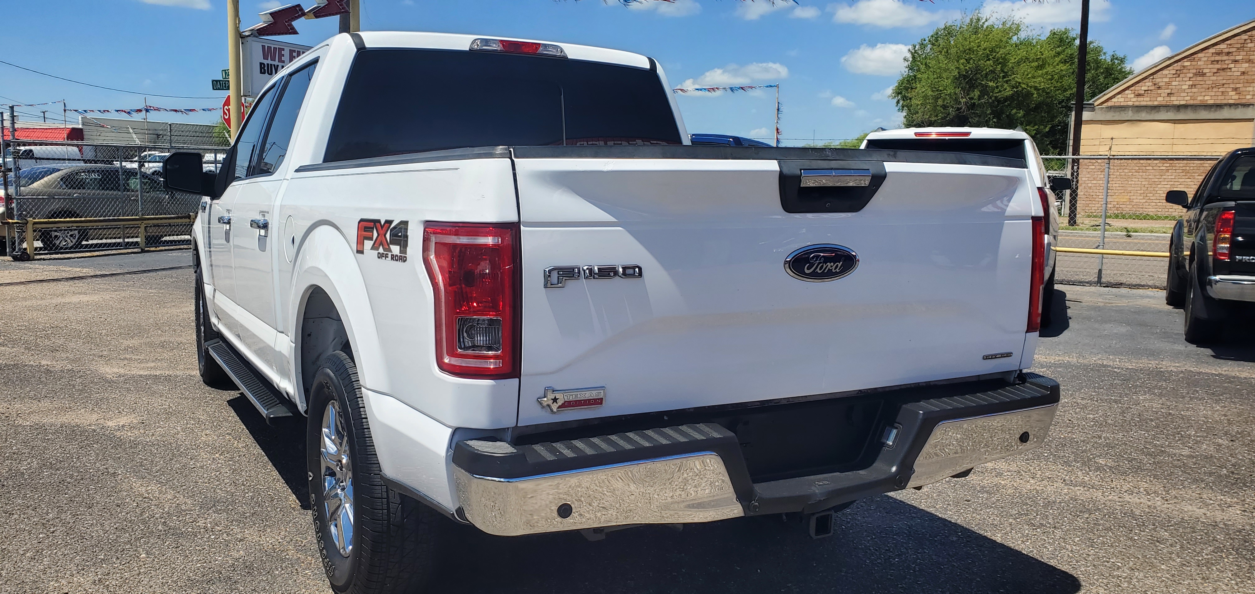 Vehicle photo 4