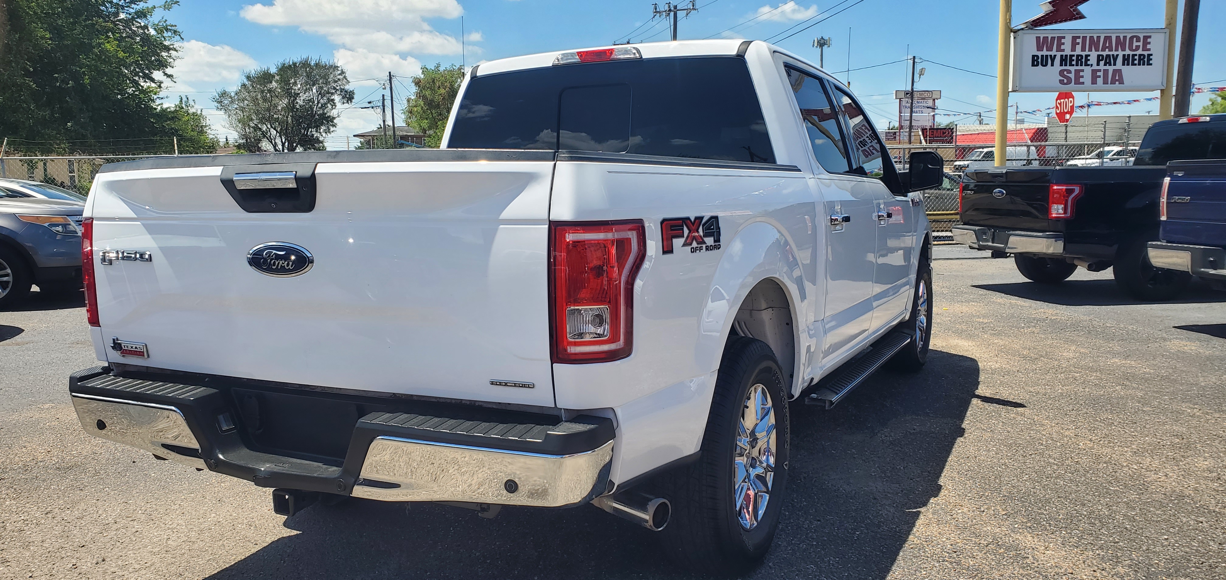 Vehicle photo 6