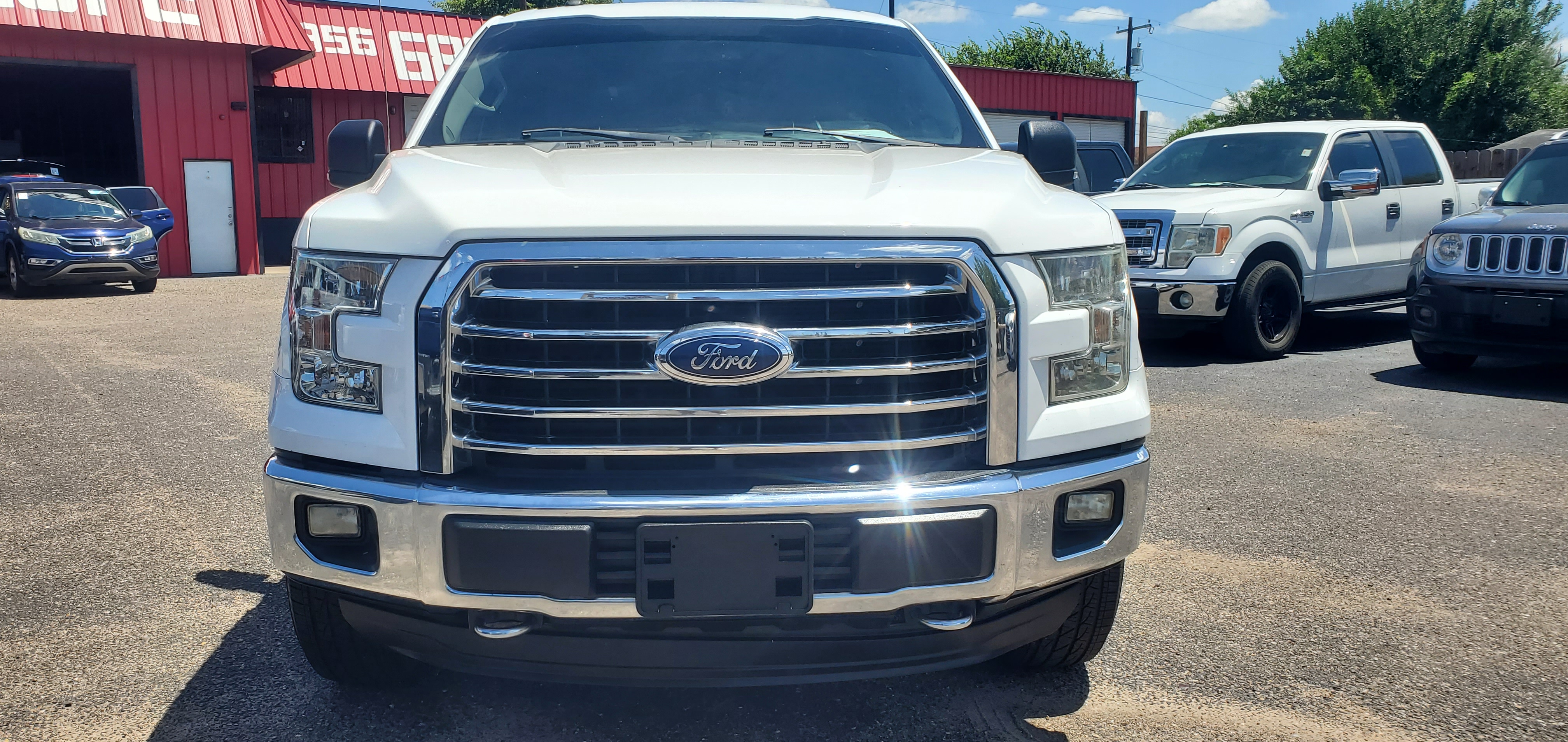 Vehicle photo 11