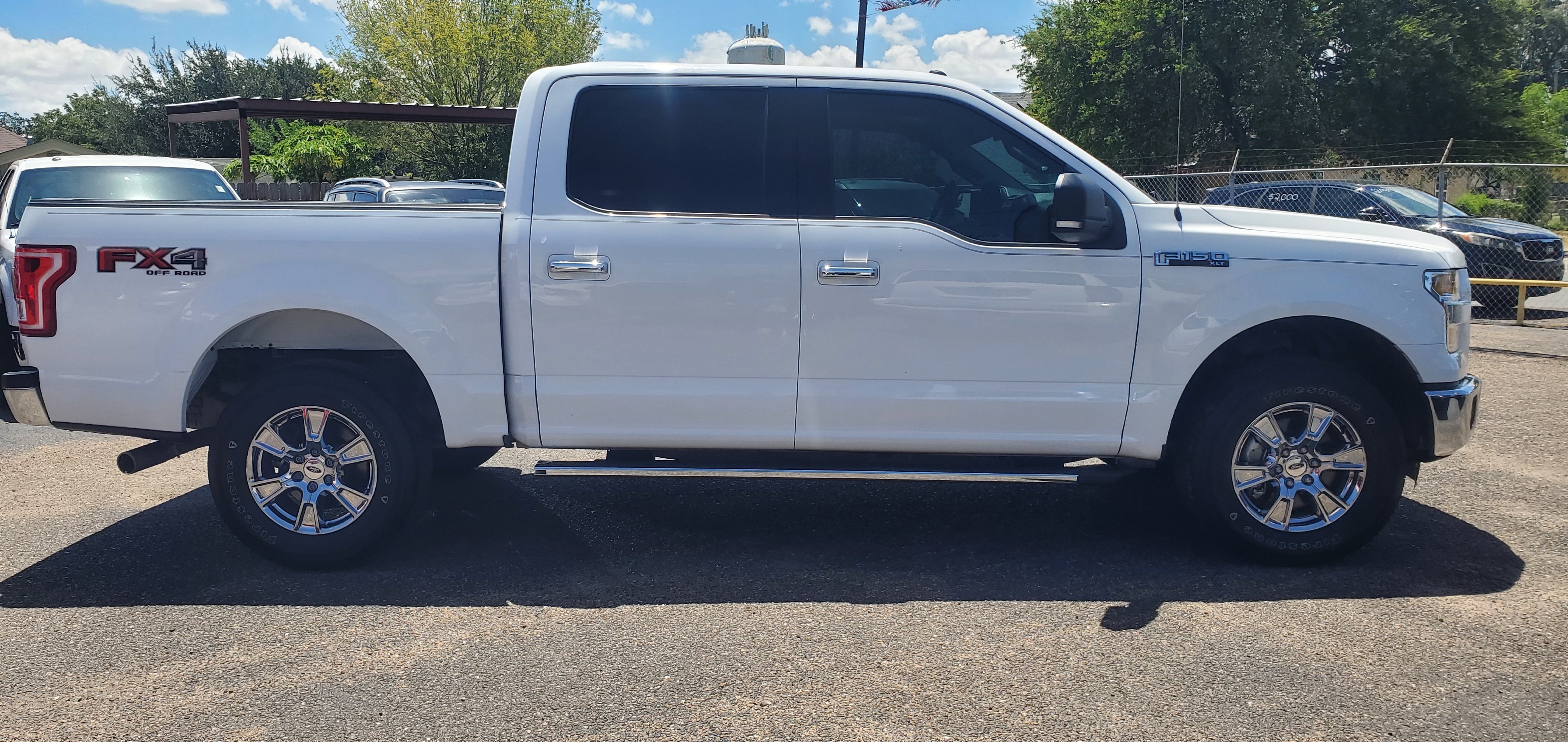 Vehicle photo 9