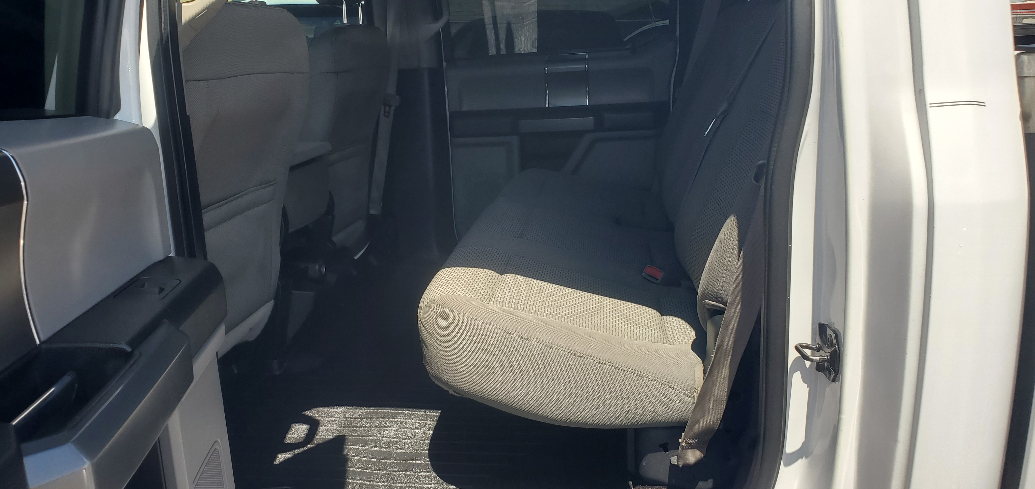 Vehicle photo 15