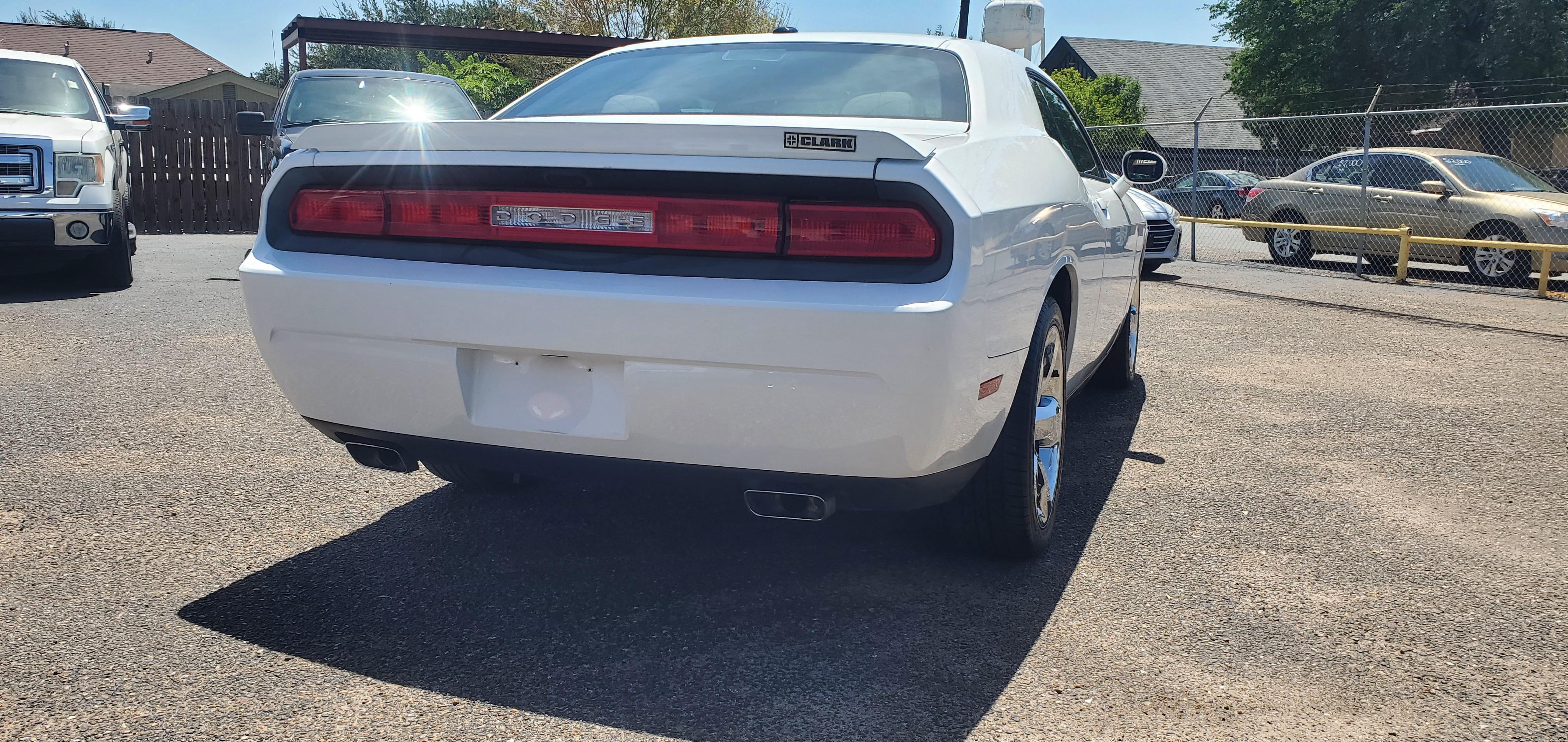 Vehicle photo 3