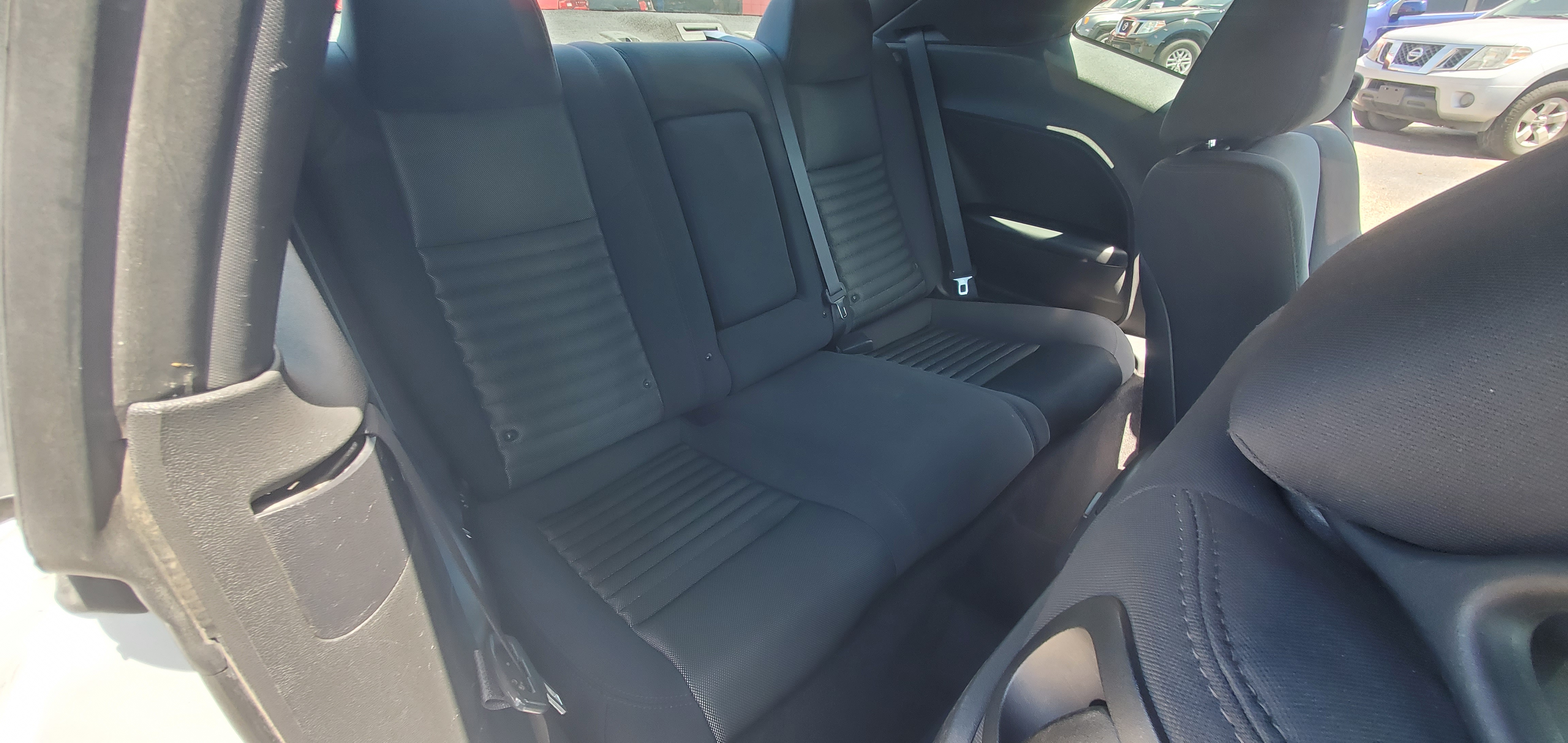 Vehicle photo 7