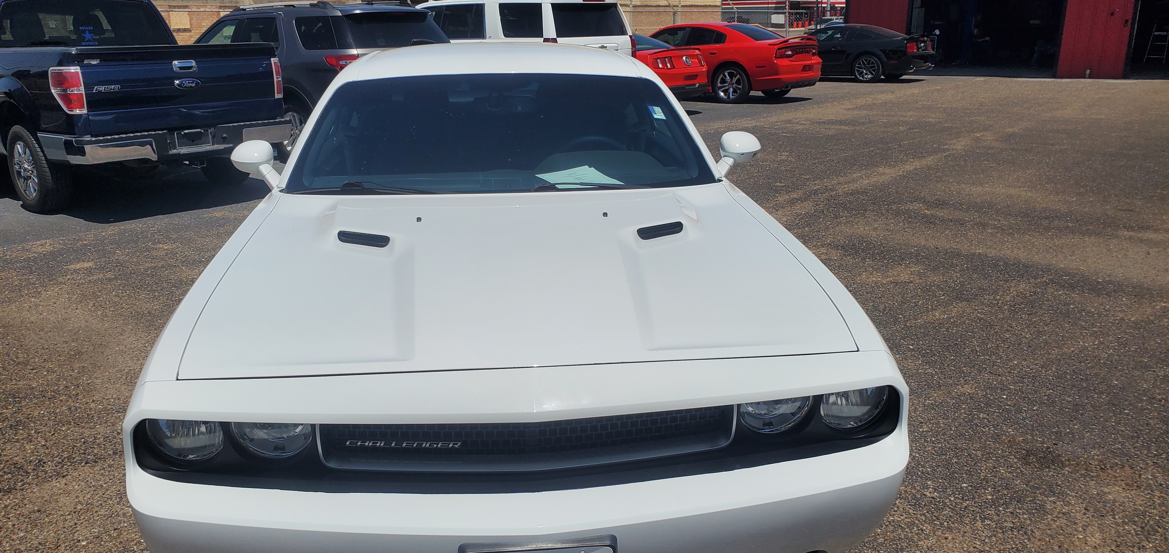 Vehicle photo 11