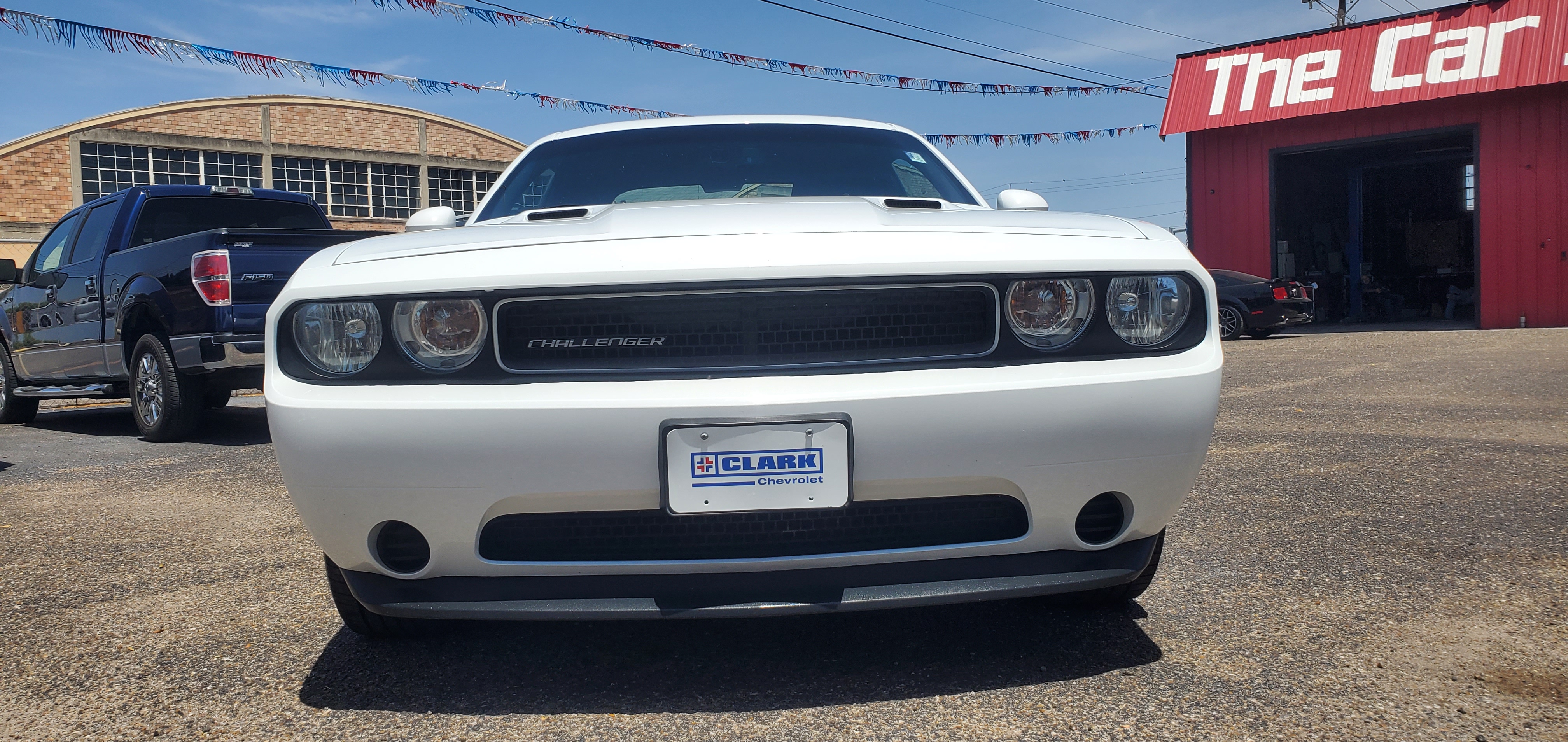 Vehicle photo 13