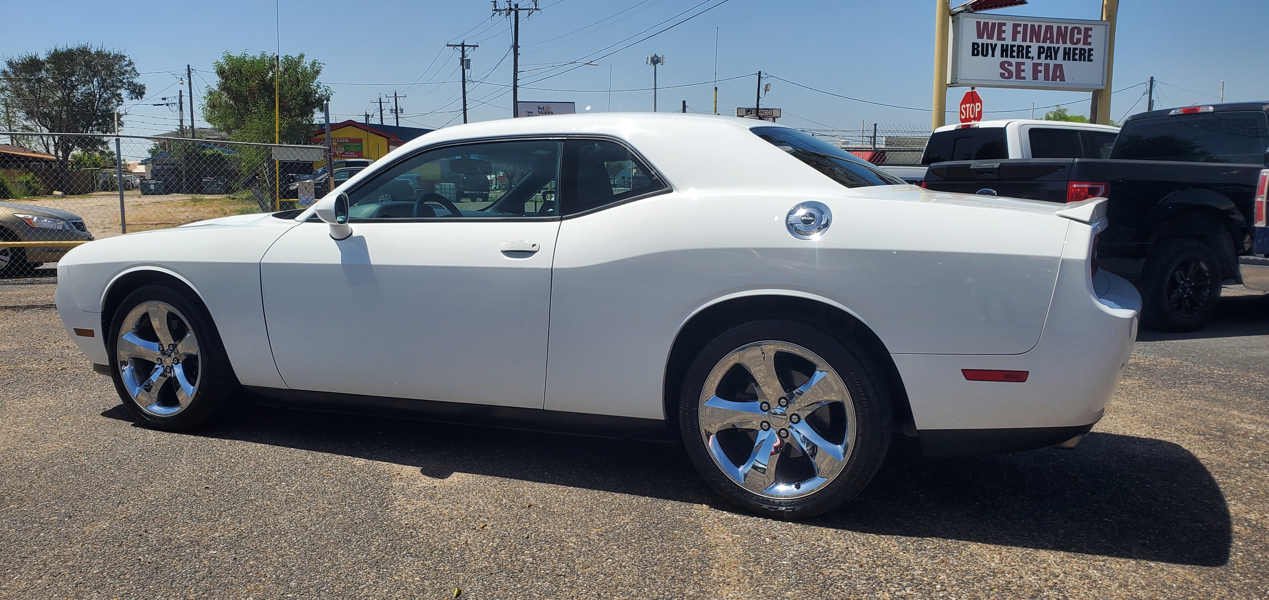 Vehicle photo 14