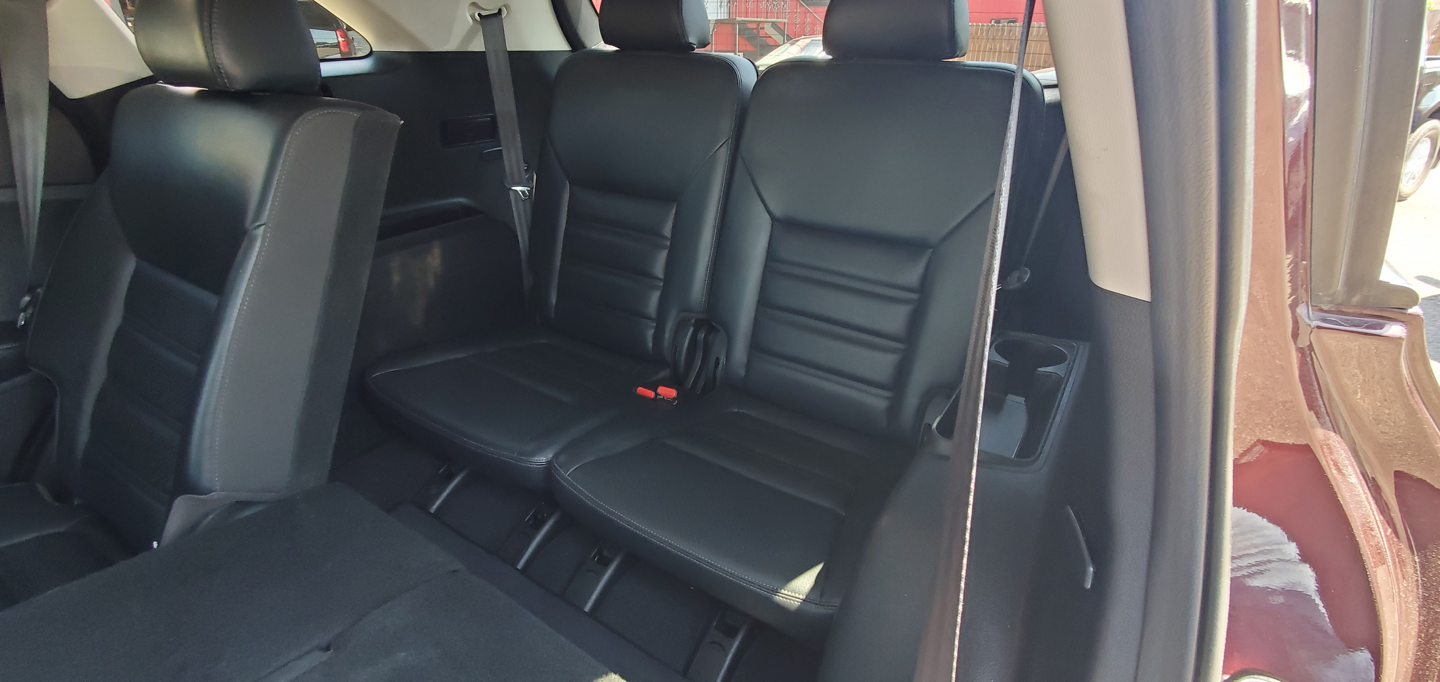 Vehicle photo 4