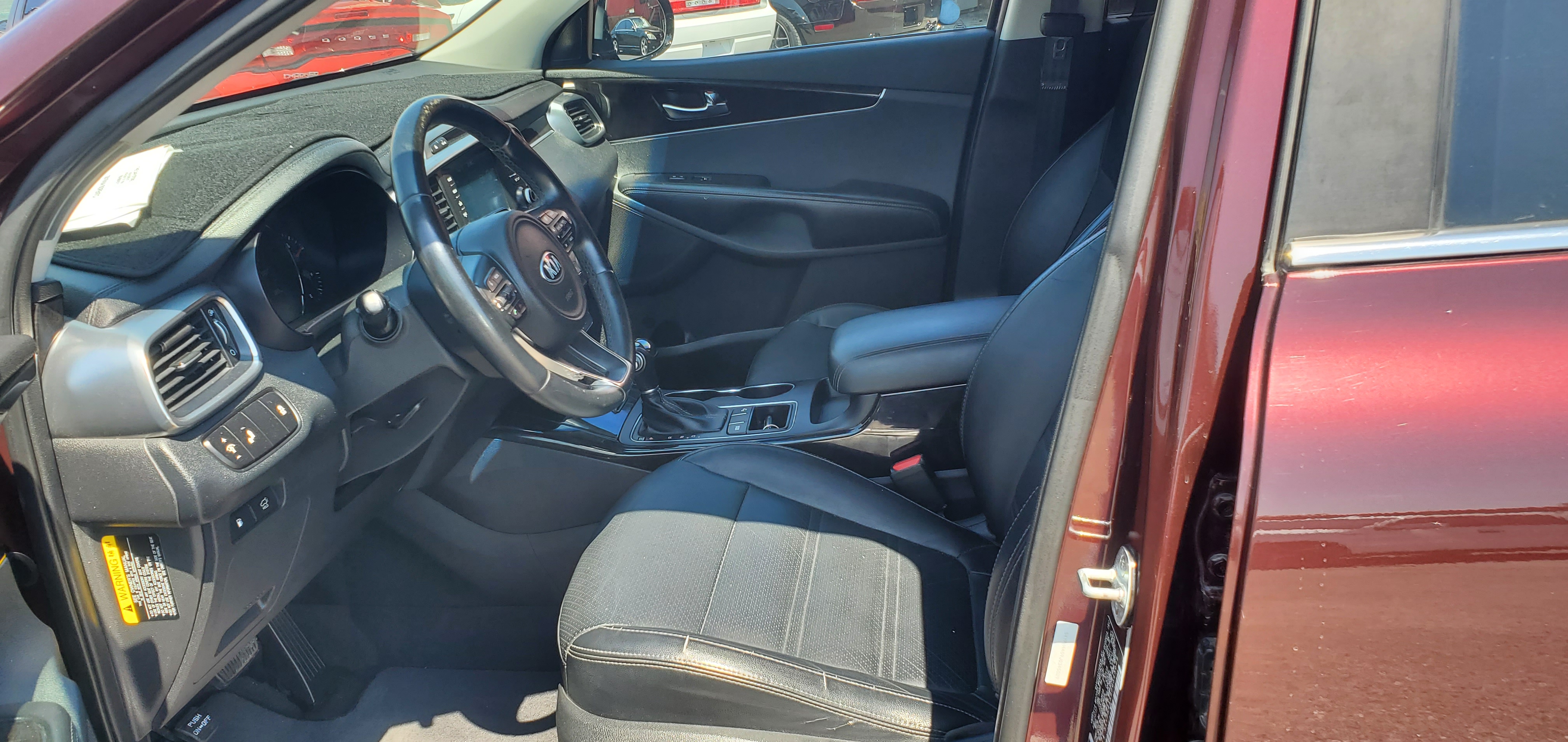 Vehicle photo 8