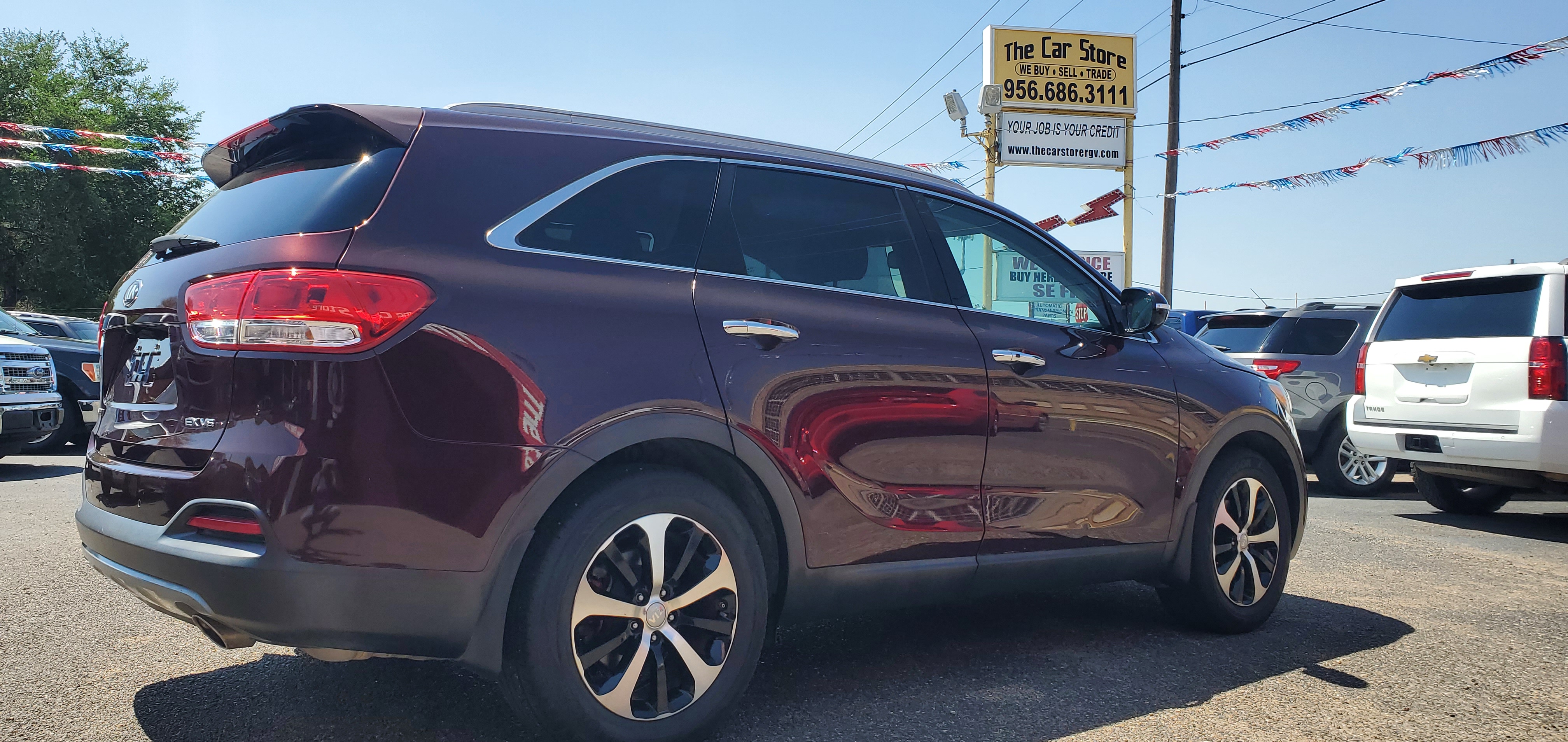 Vehicle photo 12