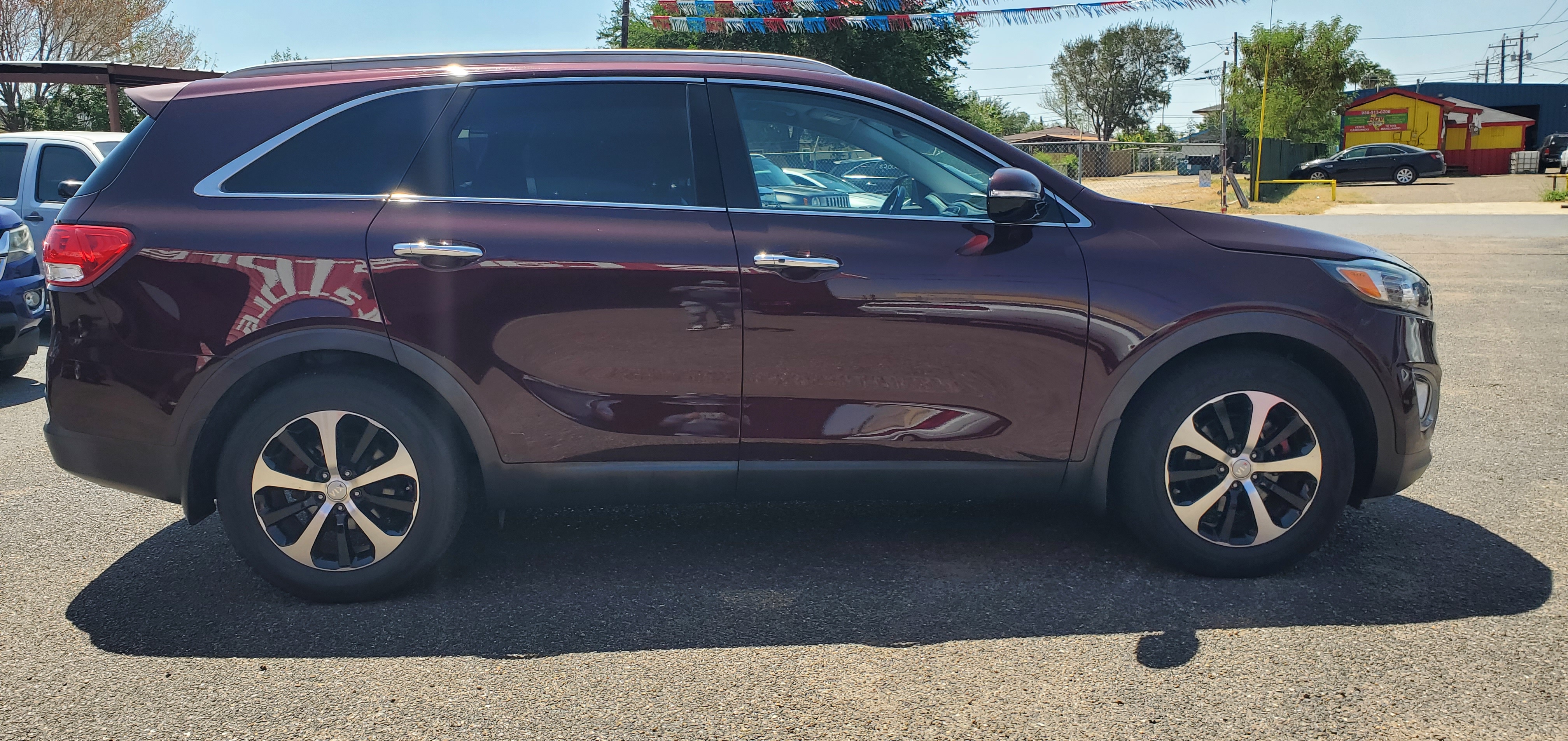 Vehicle photo 13