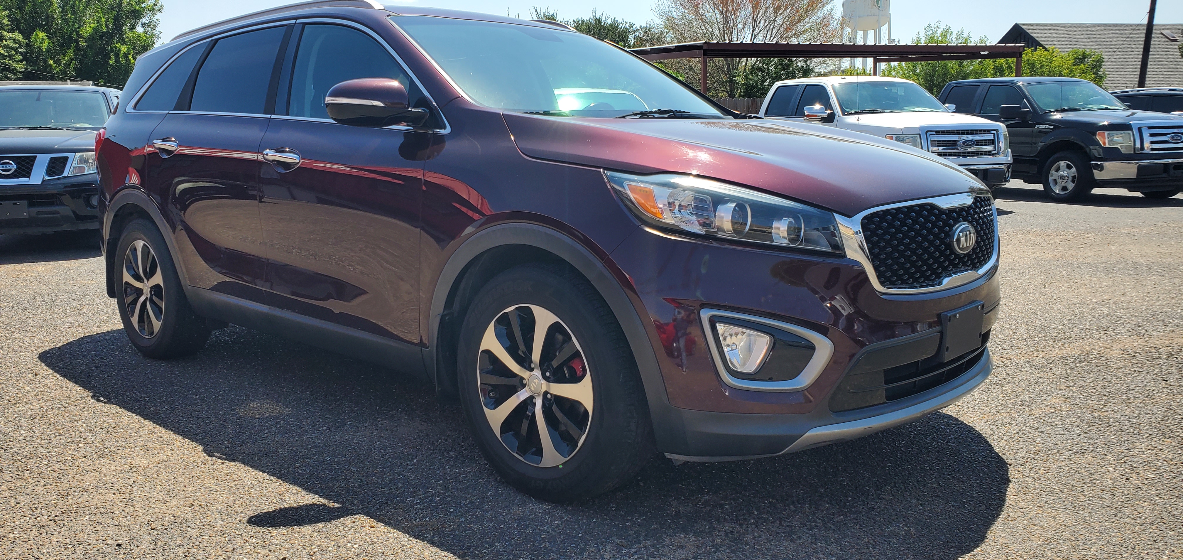 Vehicle photo 14