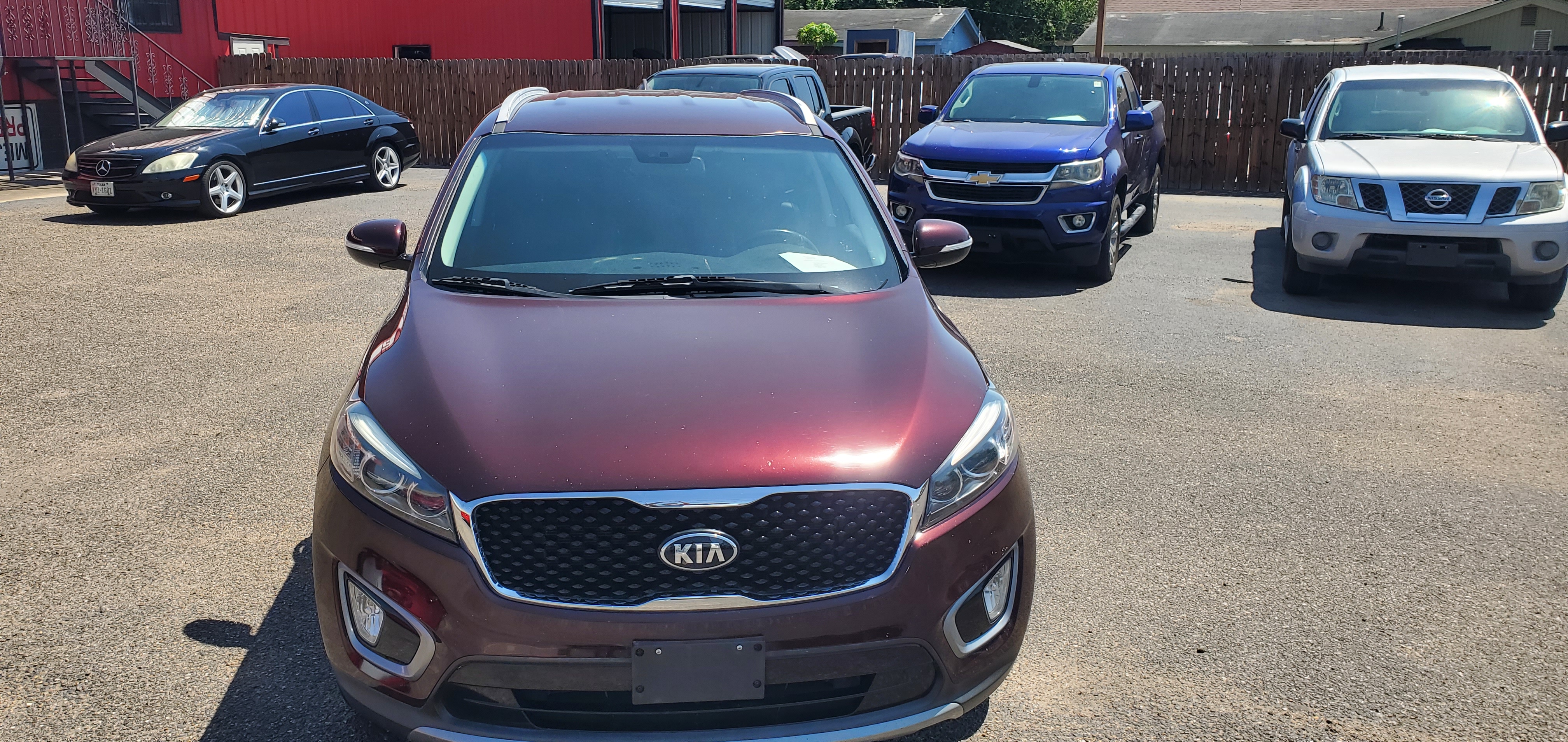 Vehicle photo 15