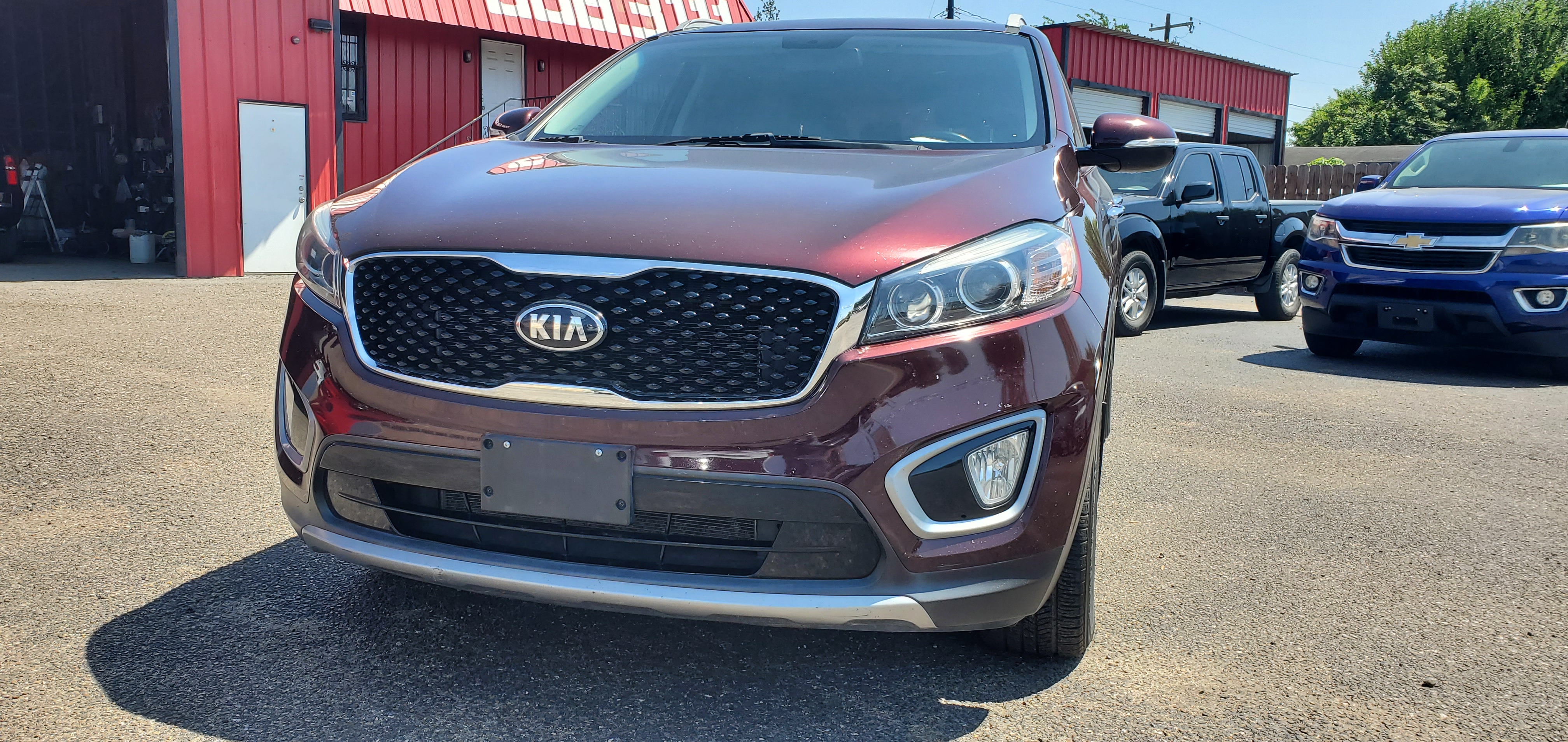 Vehicle photo 17