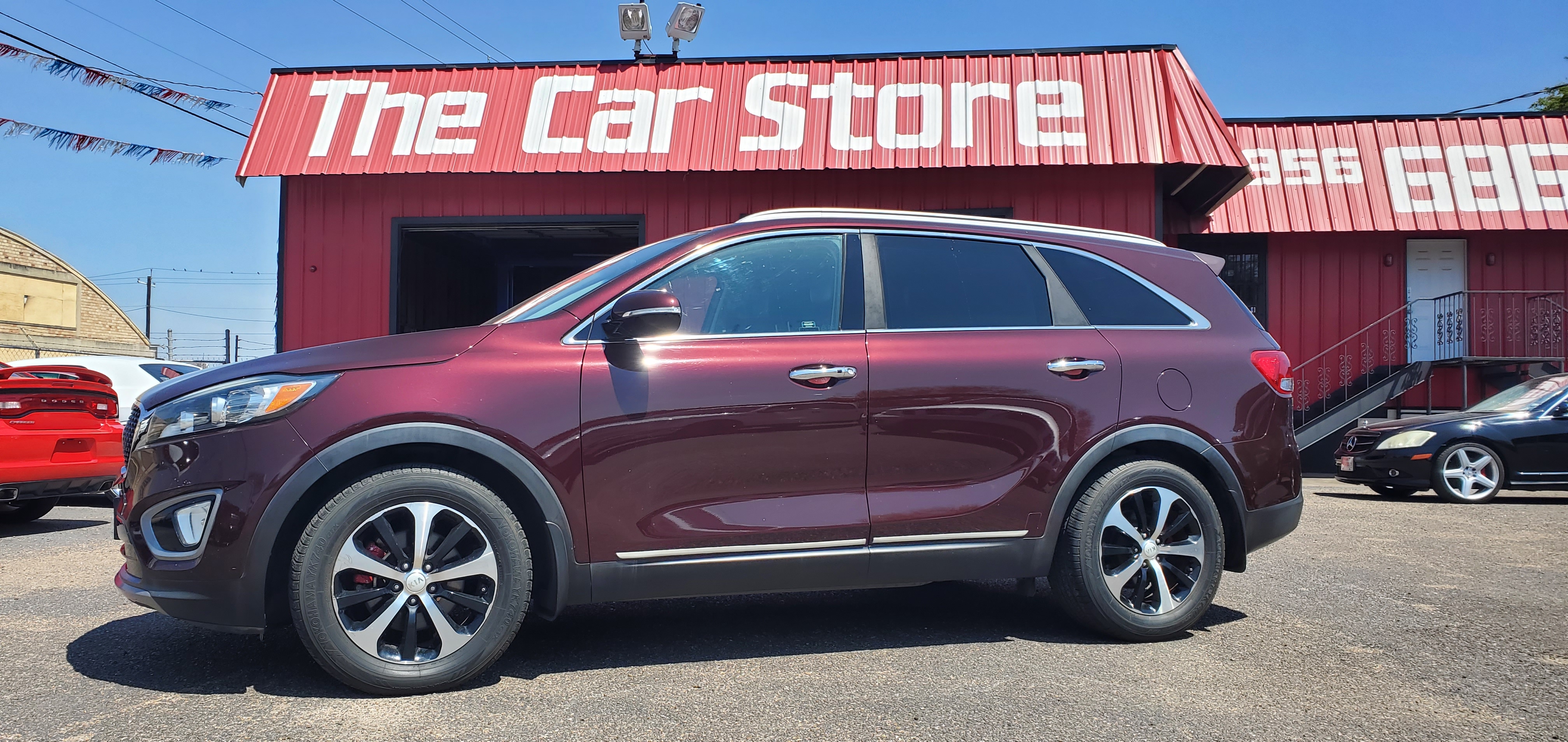 Vehicle photo 19