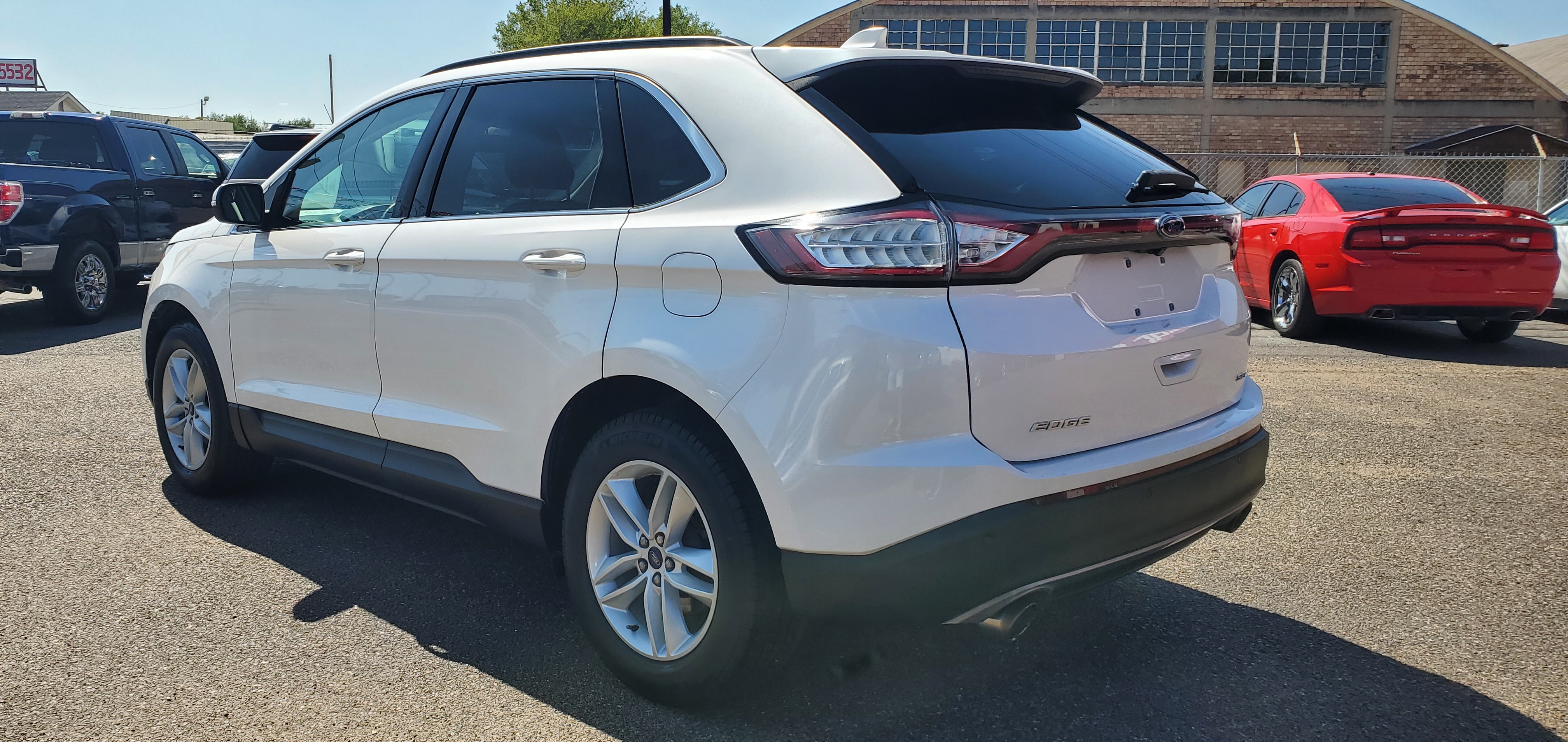 Vehicle photo 5