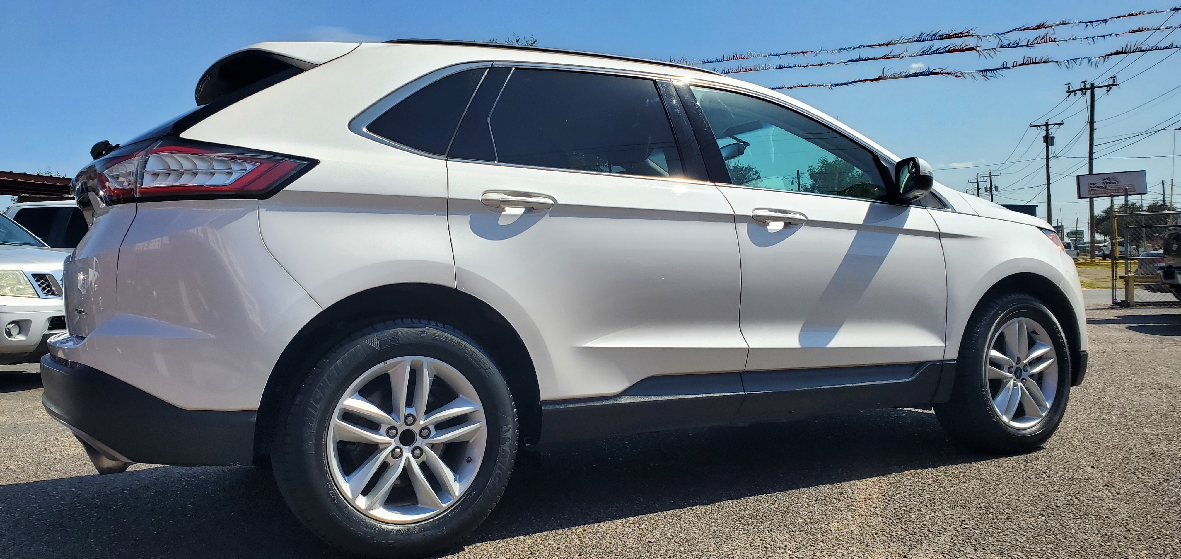 Vehicle photo 8