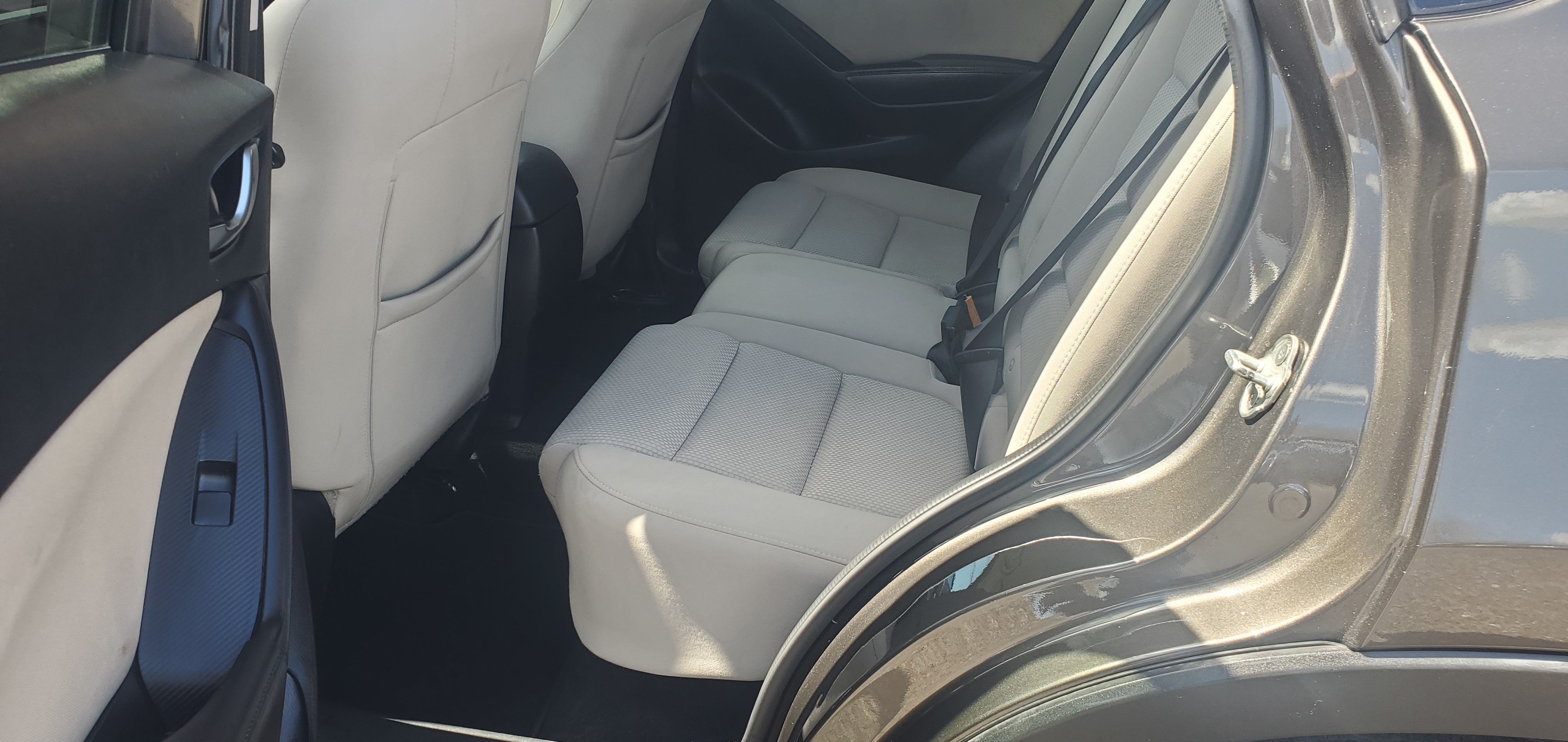 Vehicle photo 13