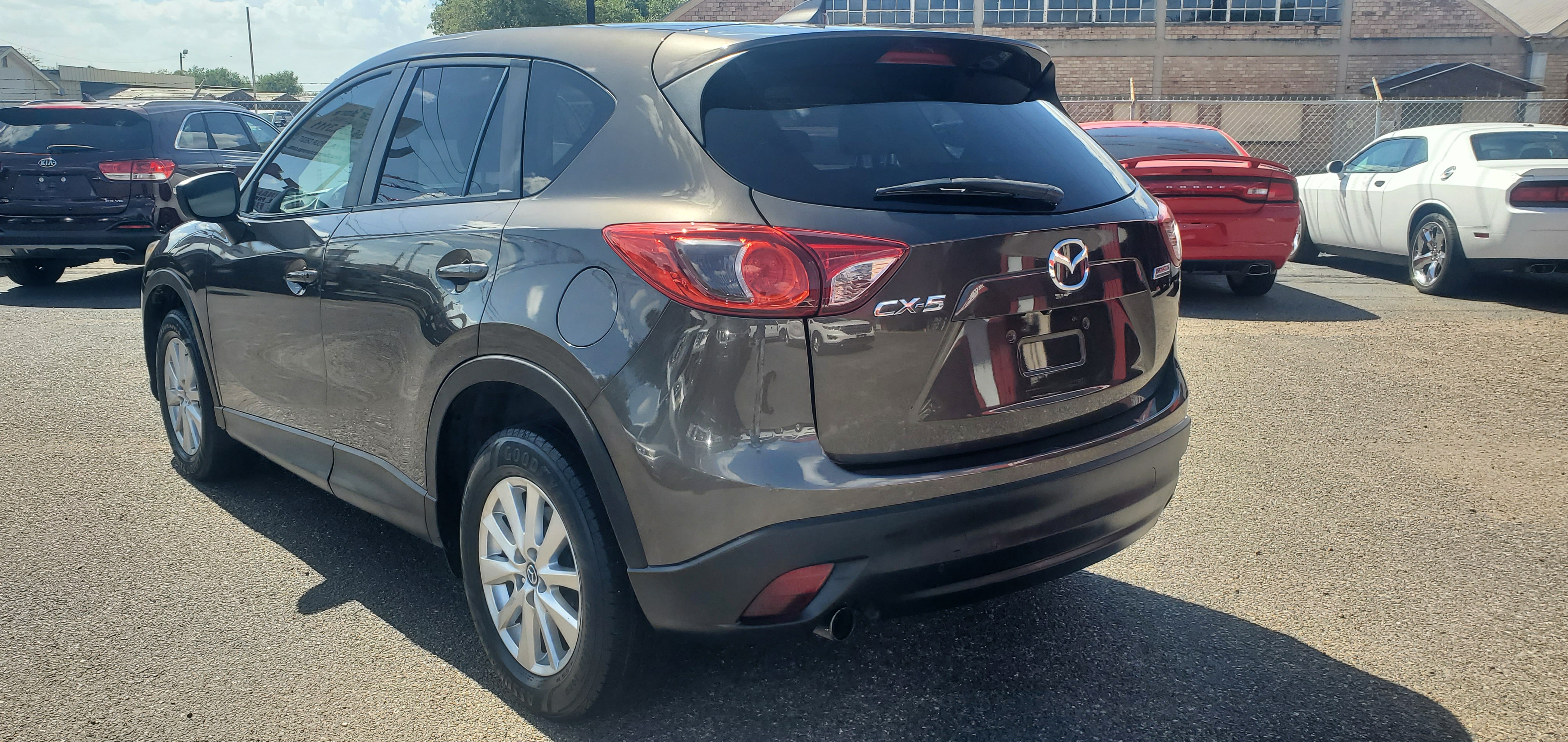 Vehicle photo 7