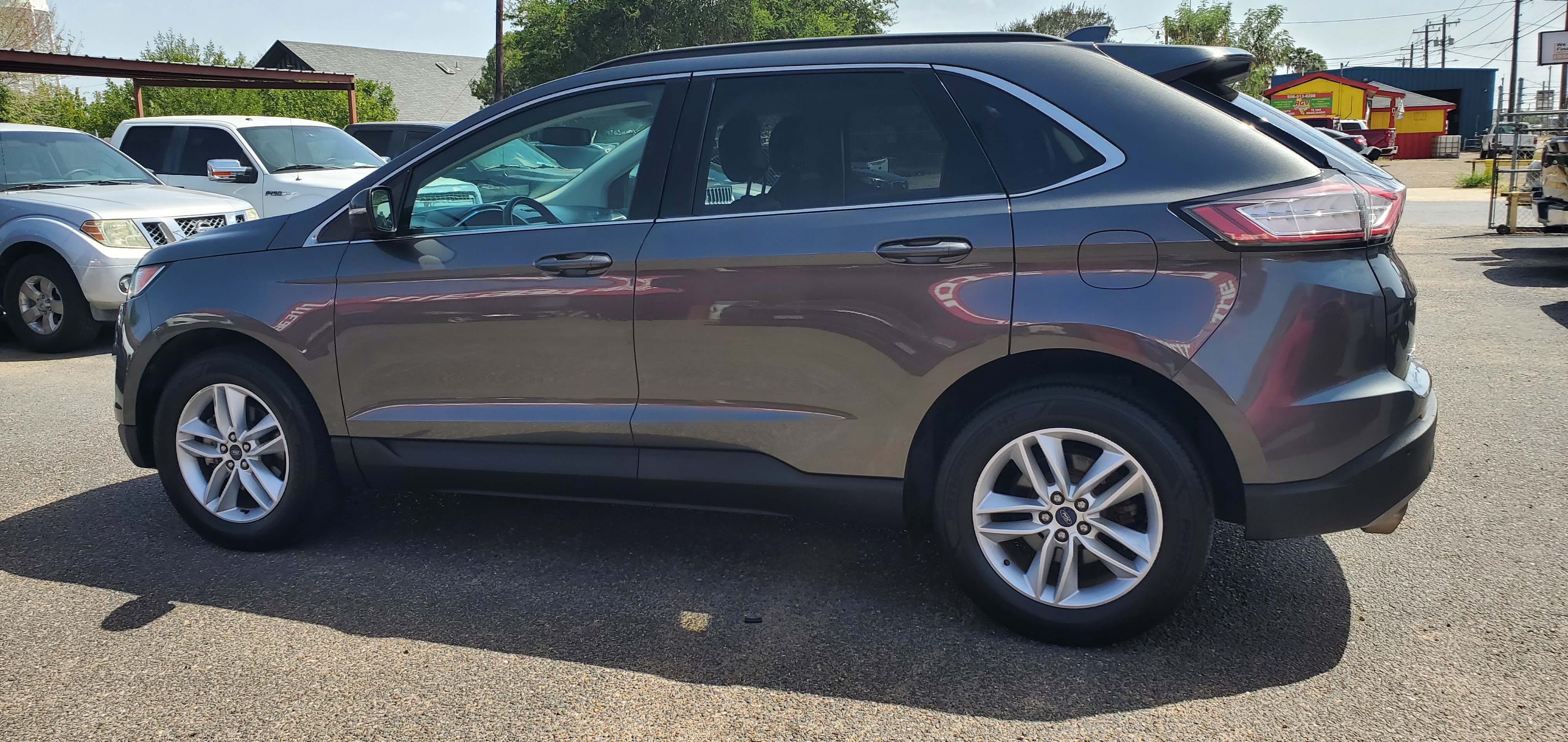 Vehicle photo 8