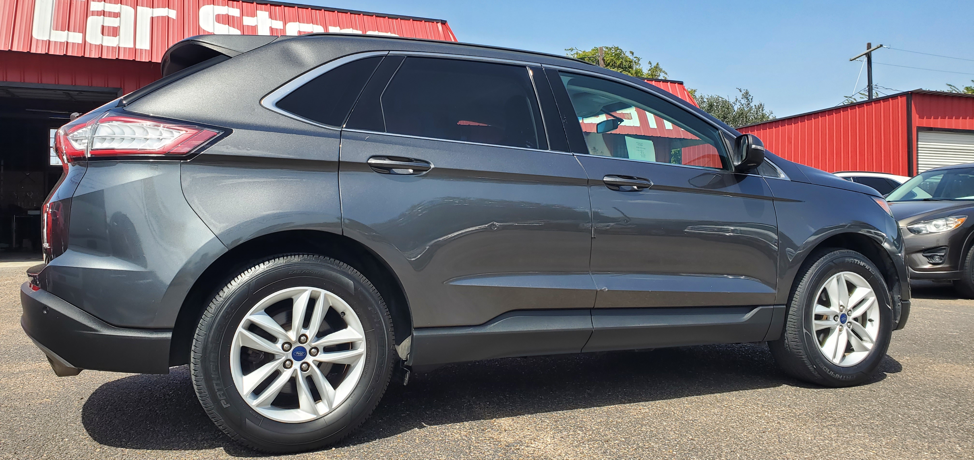 Vehicle photo 11