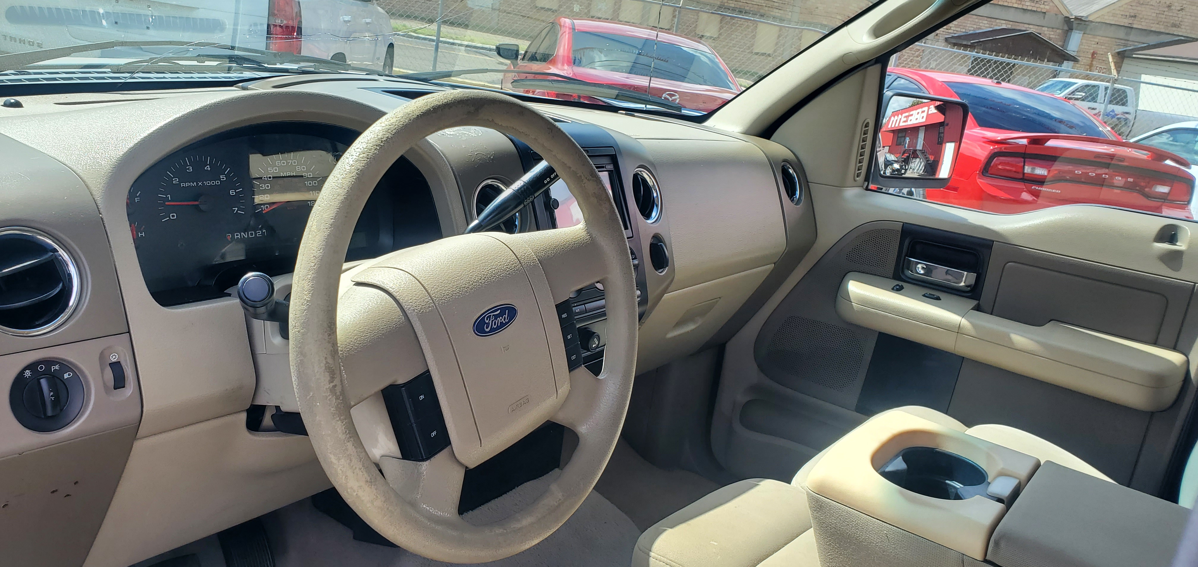 Vehicle photo 6
