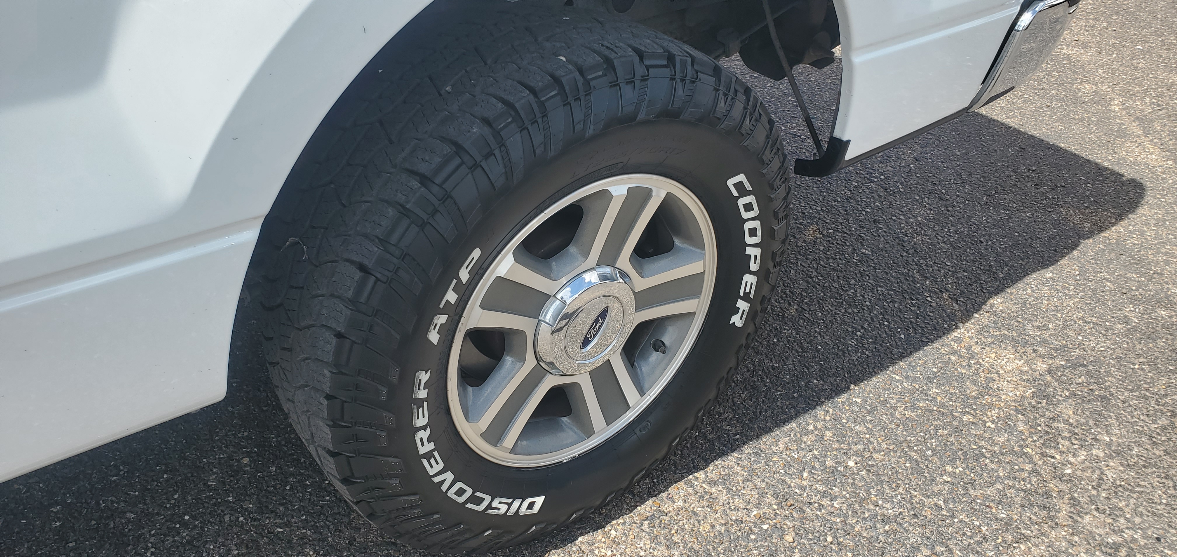 Vehicle photo 10
