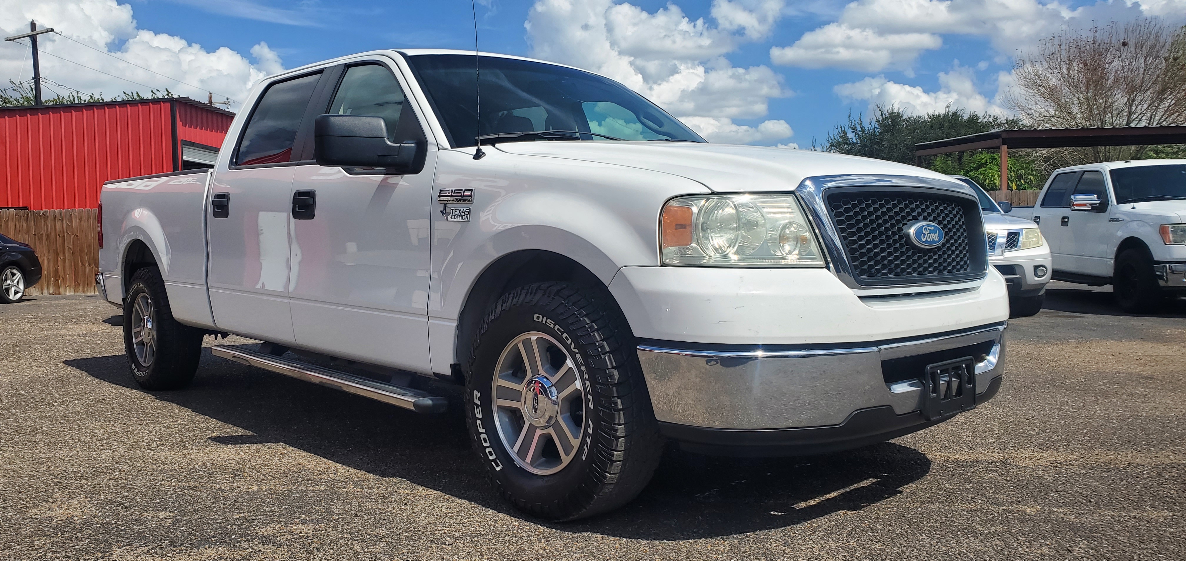 Vehicle photo 2