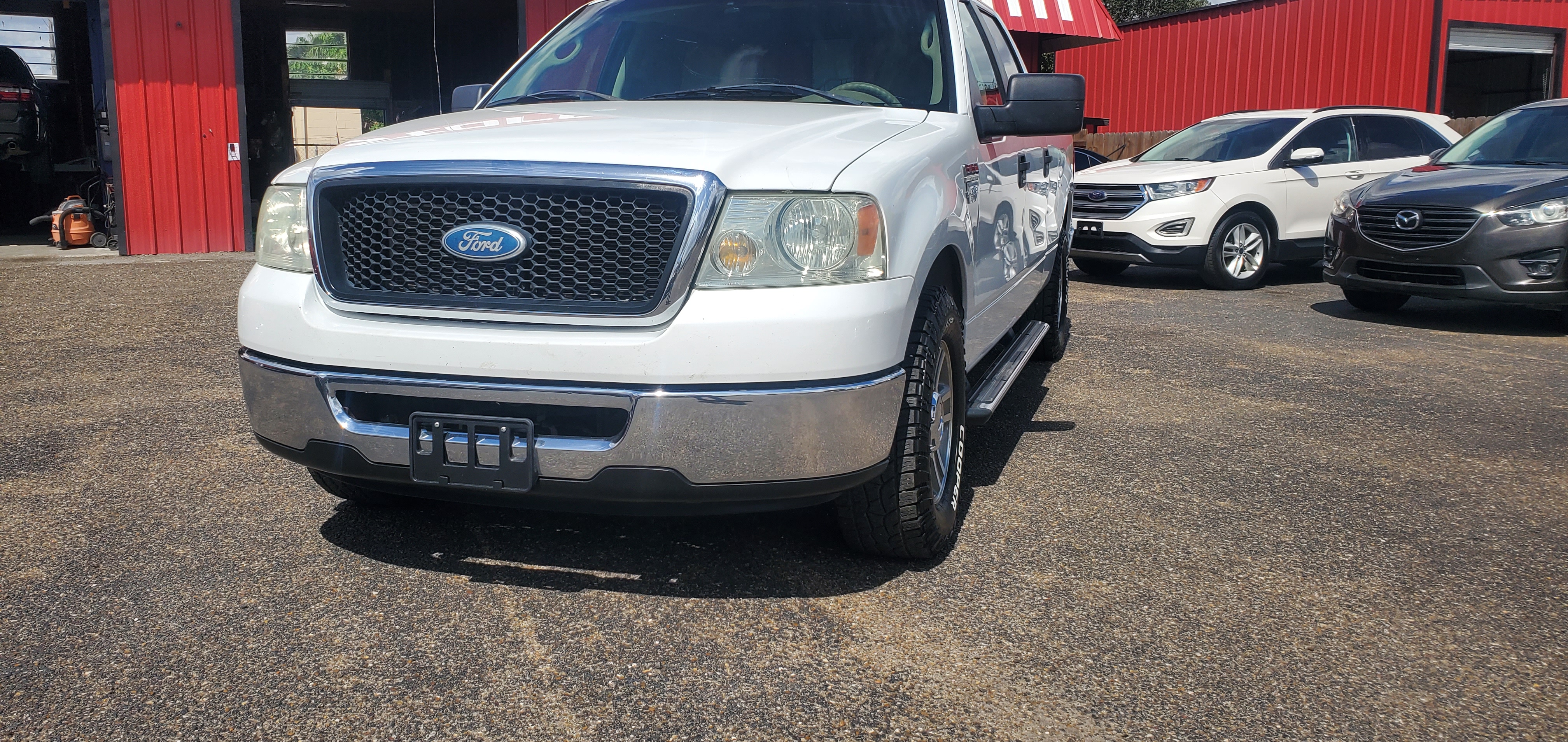 Vehicle photo 16